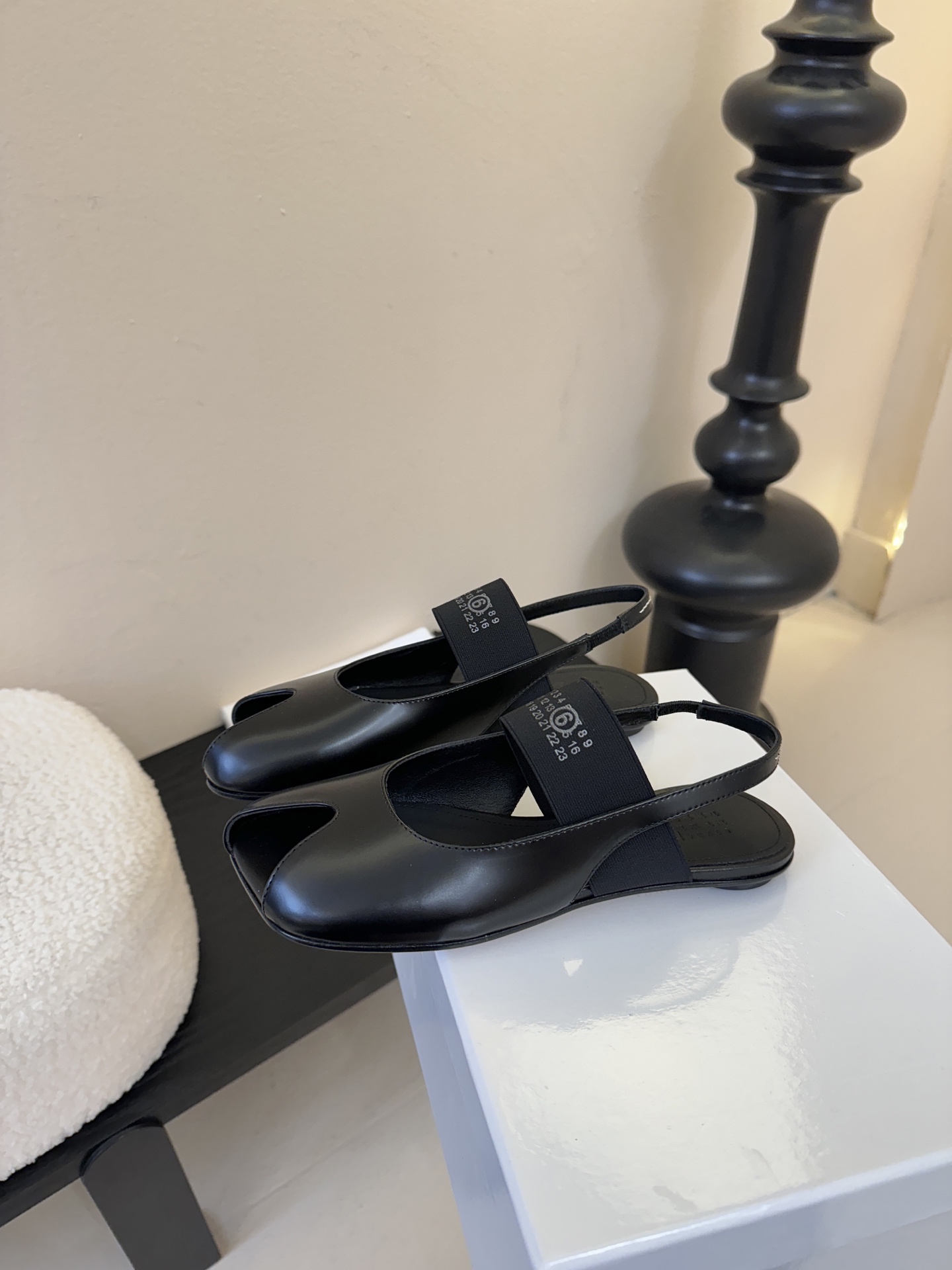 Maison Marginal* MM6苹果头芭蕾舞凉鞋马吉拉设计师太有才了 作为设计元素打造鞋品💯 单