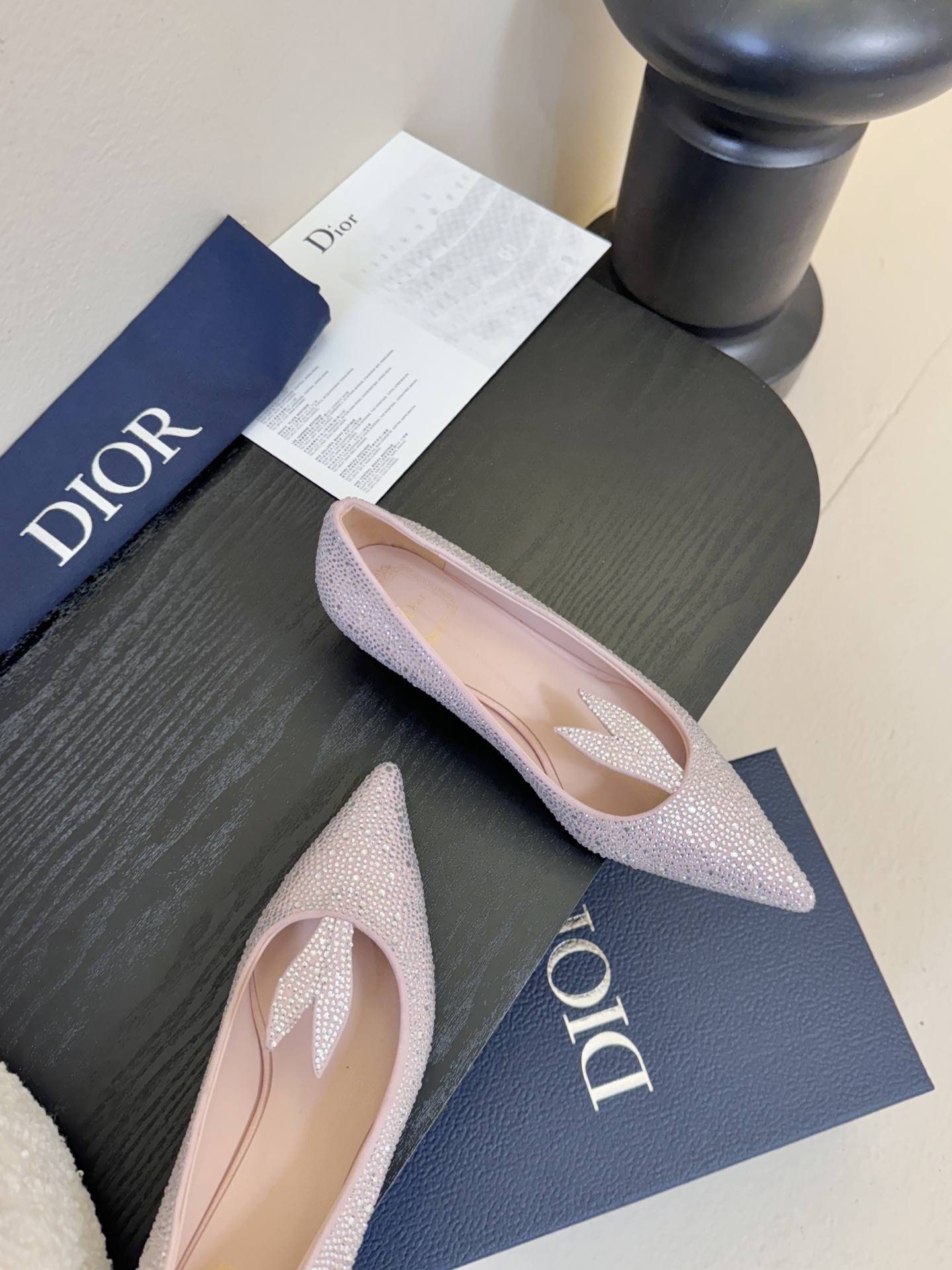 Dior 迪奥26春夏璀璨星河系列！水晶烫钻尖头高跟单鞋婚鞋！走秀新款bling...bling...水