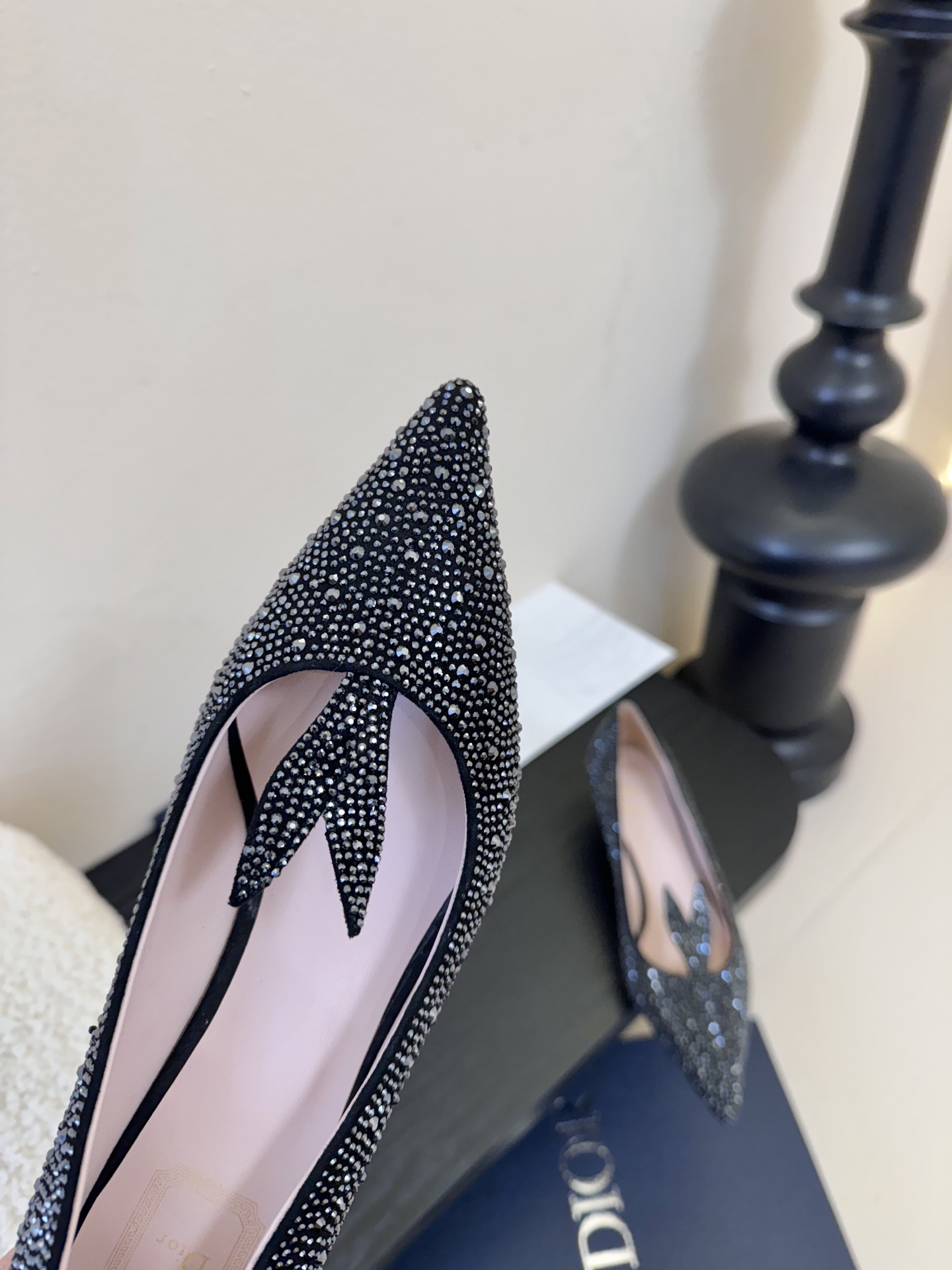 Dior 迪奥26春夏璀璨星河系列！水晶烫钻尖头高跟单鞋婚鞋！走秀新款bling...bling...水