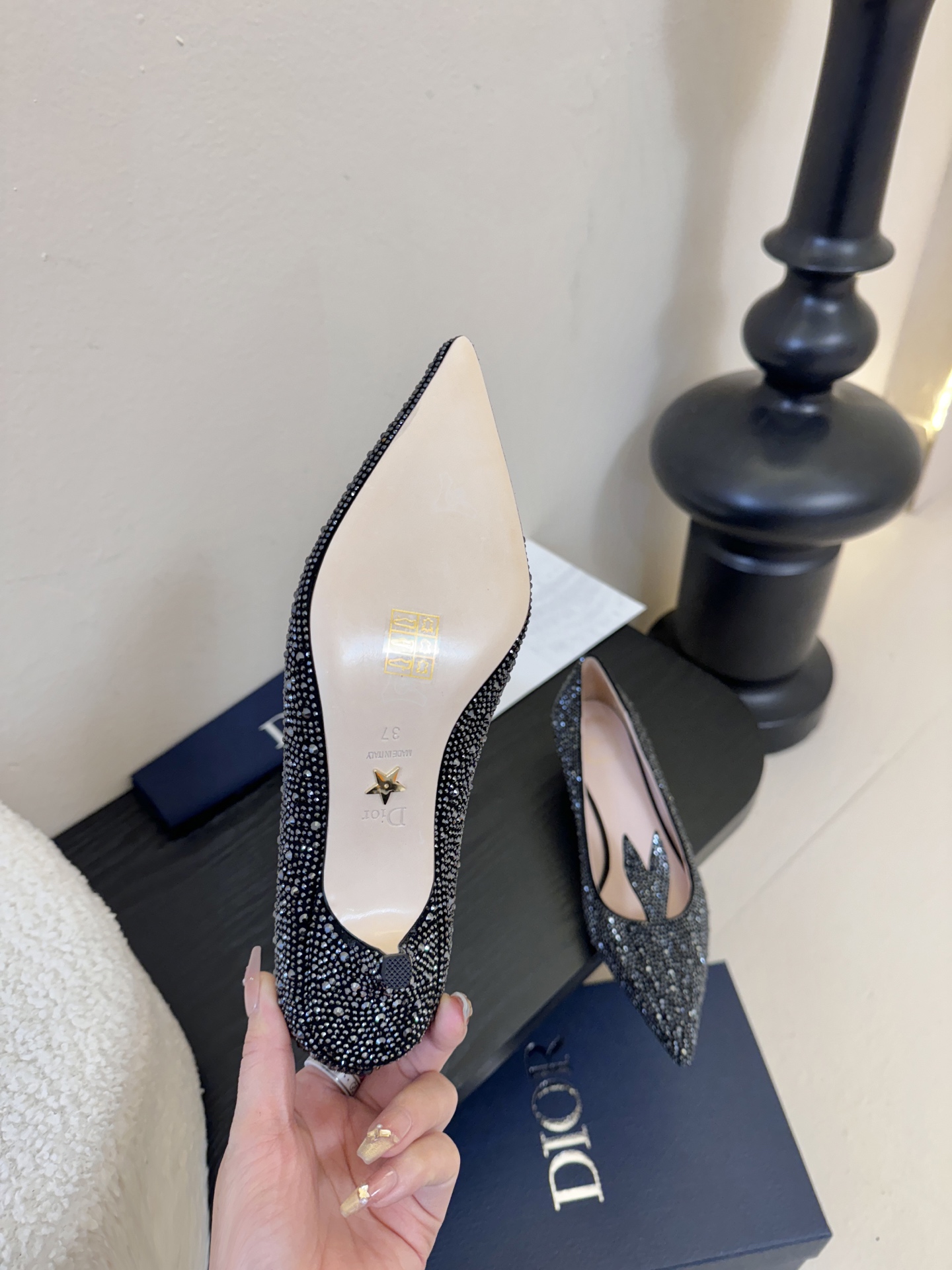 Dior 迪奥26春夏璀璨星河系列！水晶烫钻尖头高跟单鞋婚鞋！走秀新款bling...bling...水