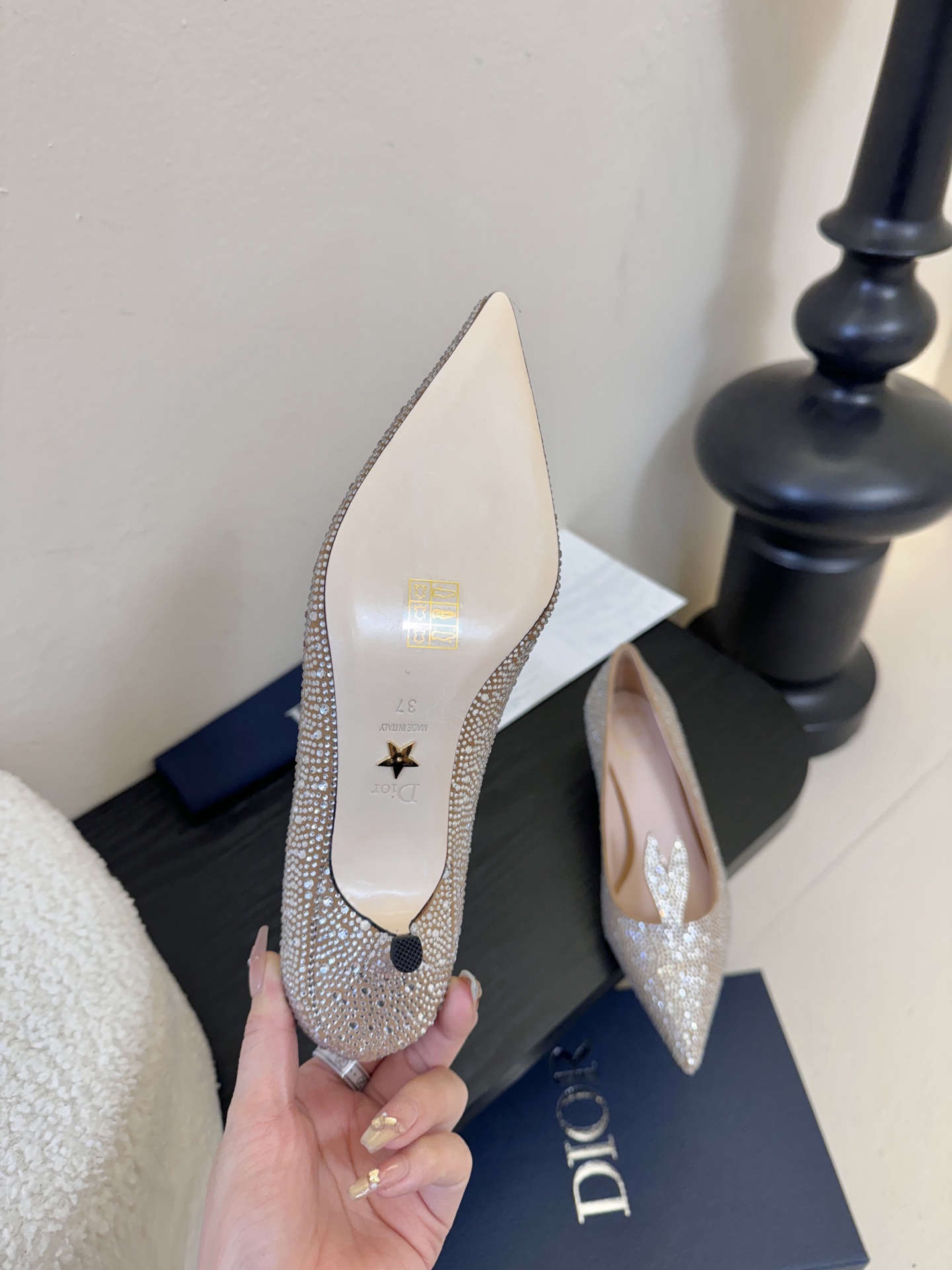 Dior 迪奥26春夏璀璨星河系列！水晶烫钻尖头高跟单鞋婚鞋！走秀新款bling...bling...水