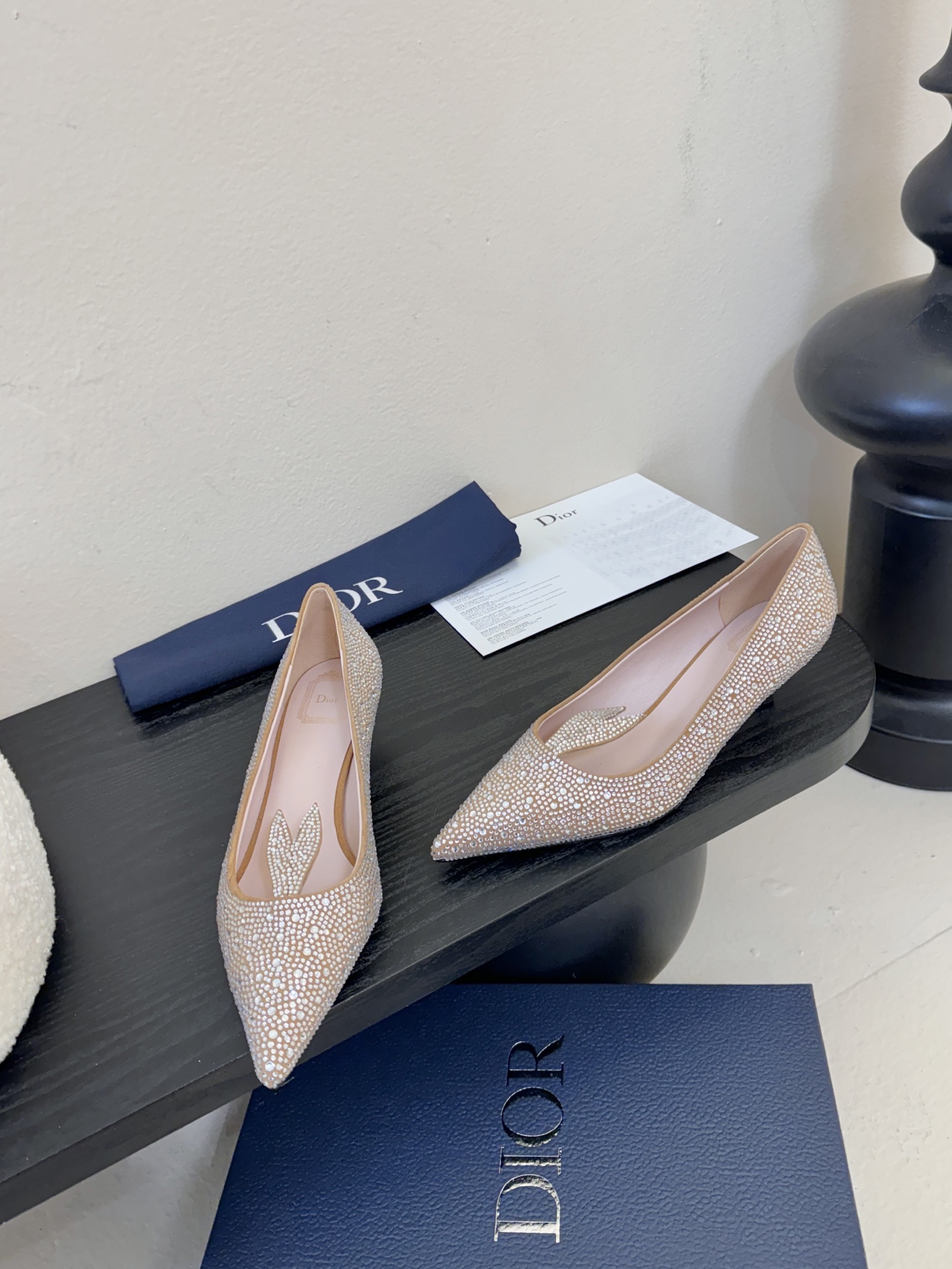 Dior 迪奥26春夏璀璨星河系列！水晶烫钻尖头高跟单鞋婚鞋！走秀新款bling...bling...水
