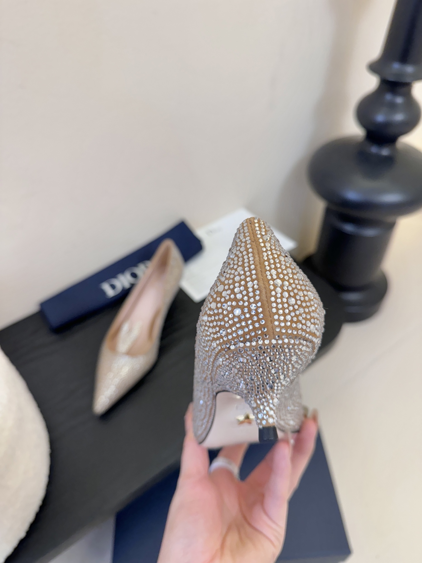 Dior 迪奥26春夏璀璨星河系列！水晶烫钻尖头高跟单鞋婚鞋！走秀新款bling...bling...水
