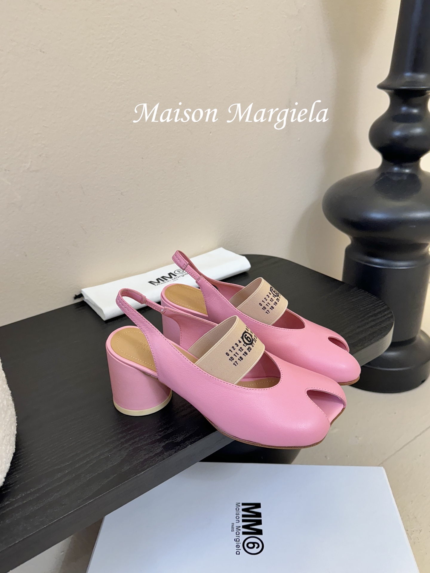 2025Maison Margie*马吉拉•分趾粗跟平底复古玛丽珍娃娃头苹果头芭蕾舞指鱼嘴单鞋棒了的版本