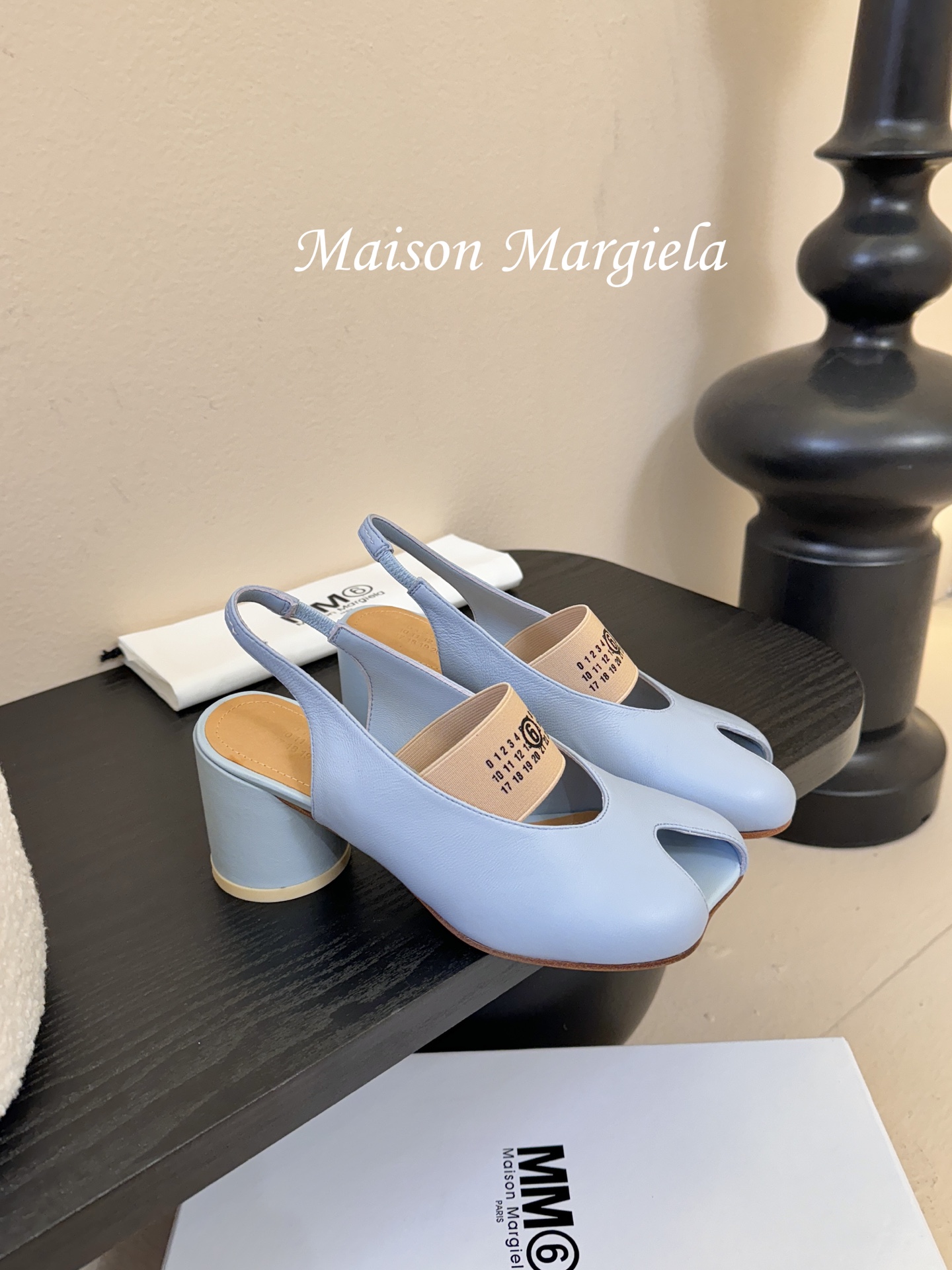 2025Maison Margie*马吉拉•分趾粗跟平底复古玛丽珍娃娃头苹果头芭蕾舞指鱼嘴单鞋棒了的版本