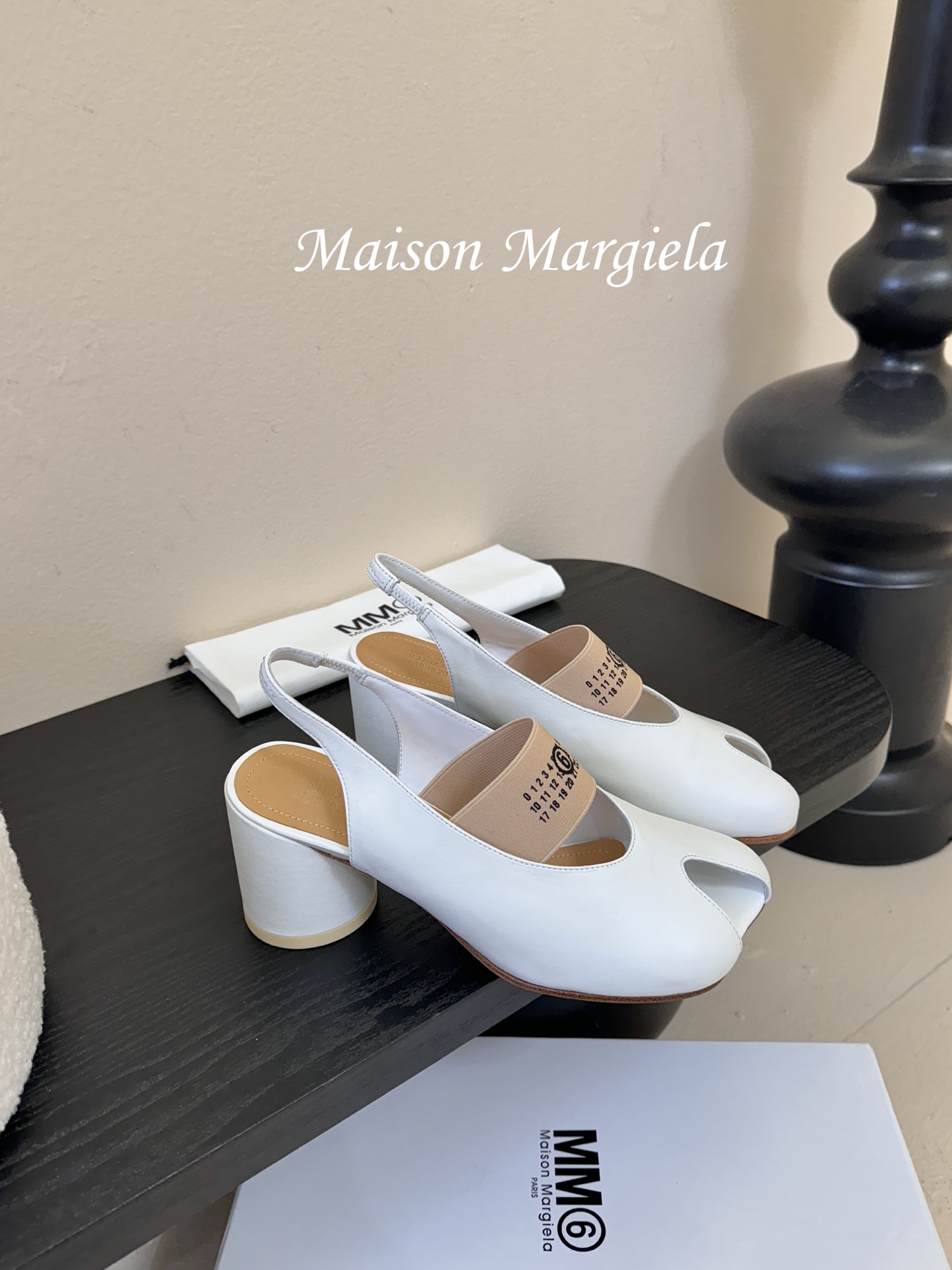 2025Maison Margie*马吉拉•分趾粗跟平底复古玛丽珍娃娃头苹果头芭蕾舞指鱼嘴单鞋棒了的版本