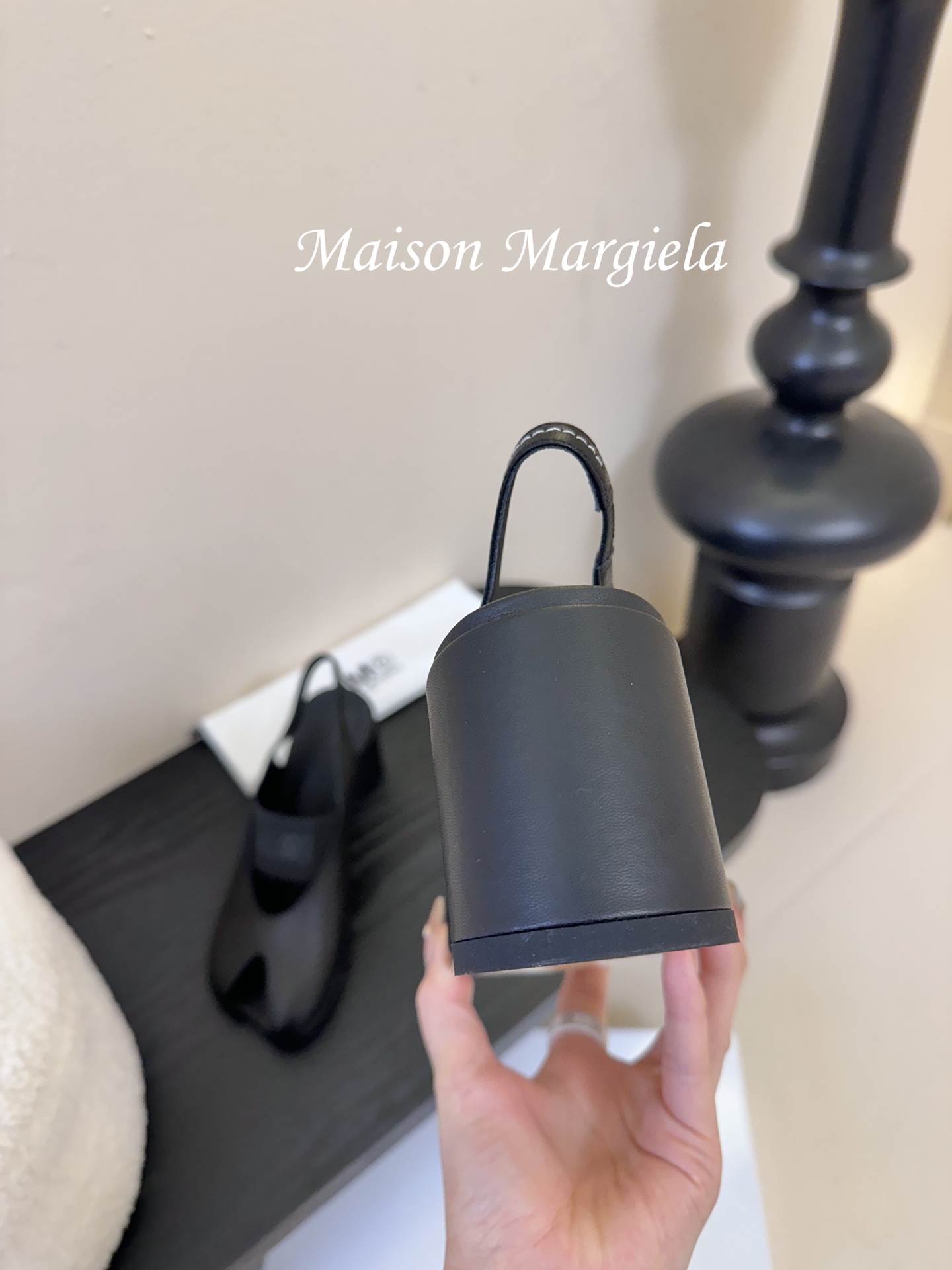 2025Maison Margie*马吉拉•分趾粗跟平底复古玛丽珍娃娃头苹果头芭蕾舞指鱼嘴单鞋棒了的版本