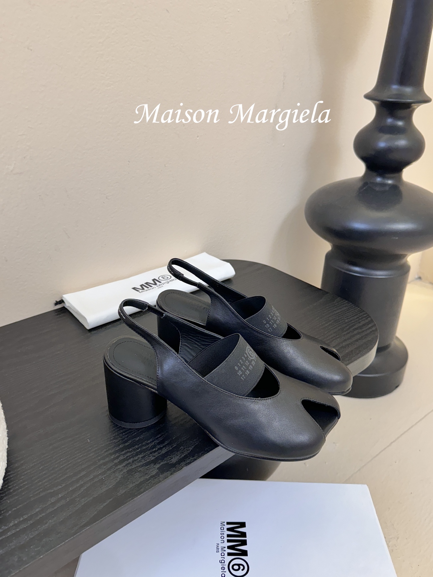 2025Maison Margie*马吉拉•分趾粗跟平底复古玛丽珍娃娃头苹果头芭蕾舞指鱼嘴单鞋棒了的版本