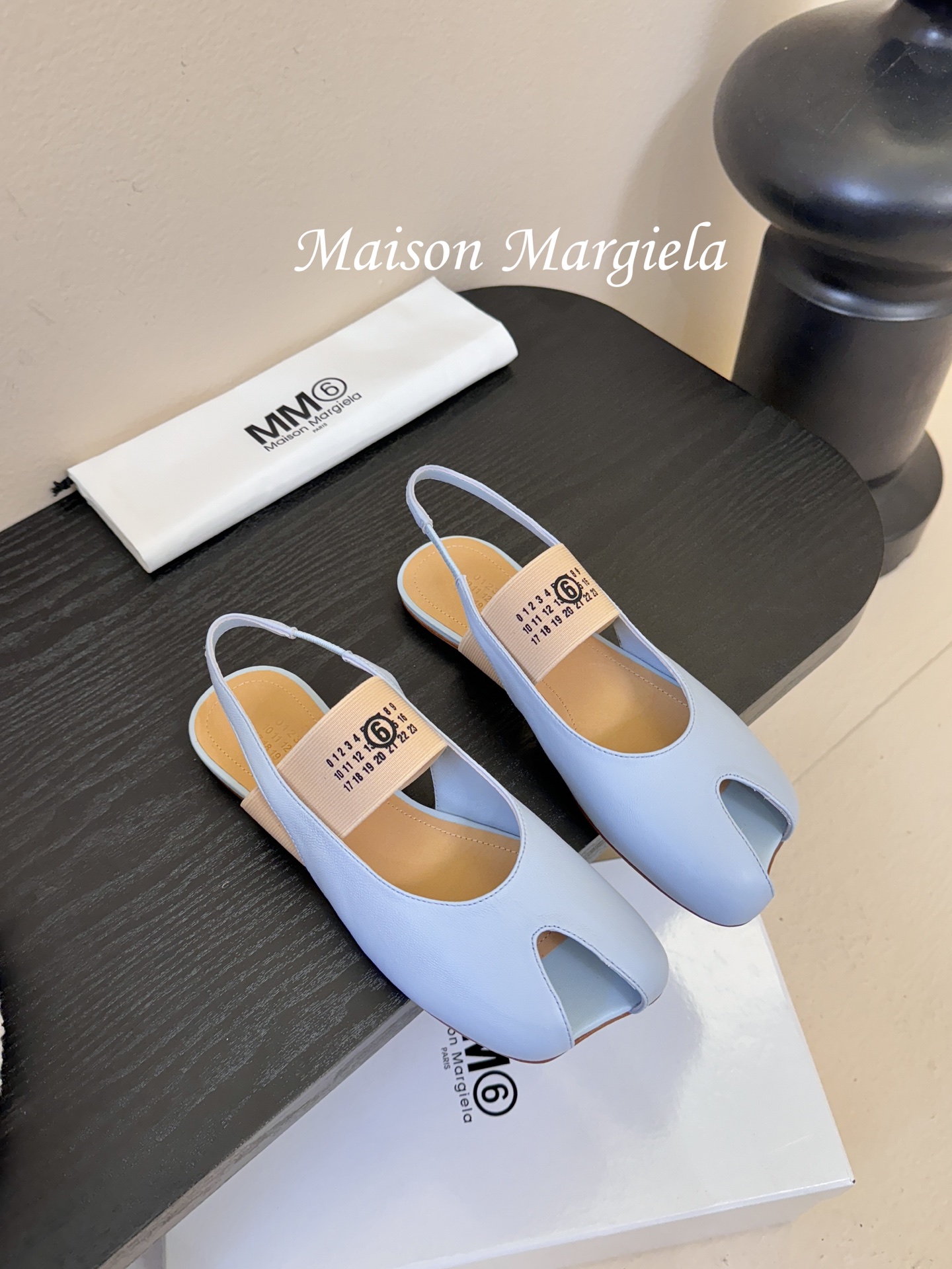 2025Maison Margie*马吉拉•分趾粗跟平底复古玛丽珍娃娃头苹果头芭蕾舞指鱼嘴单鞋棒了的版本