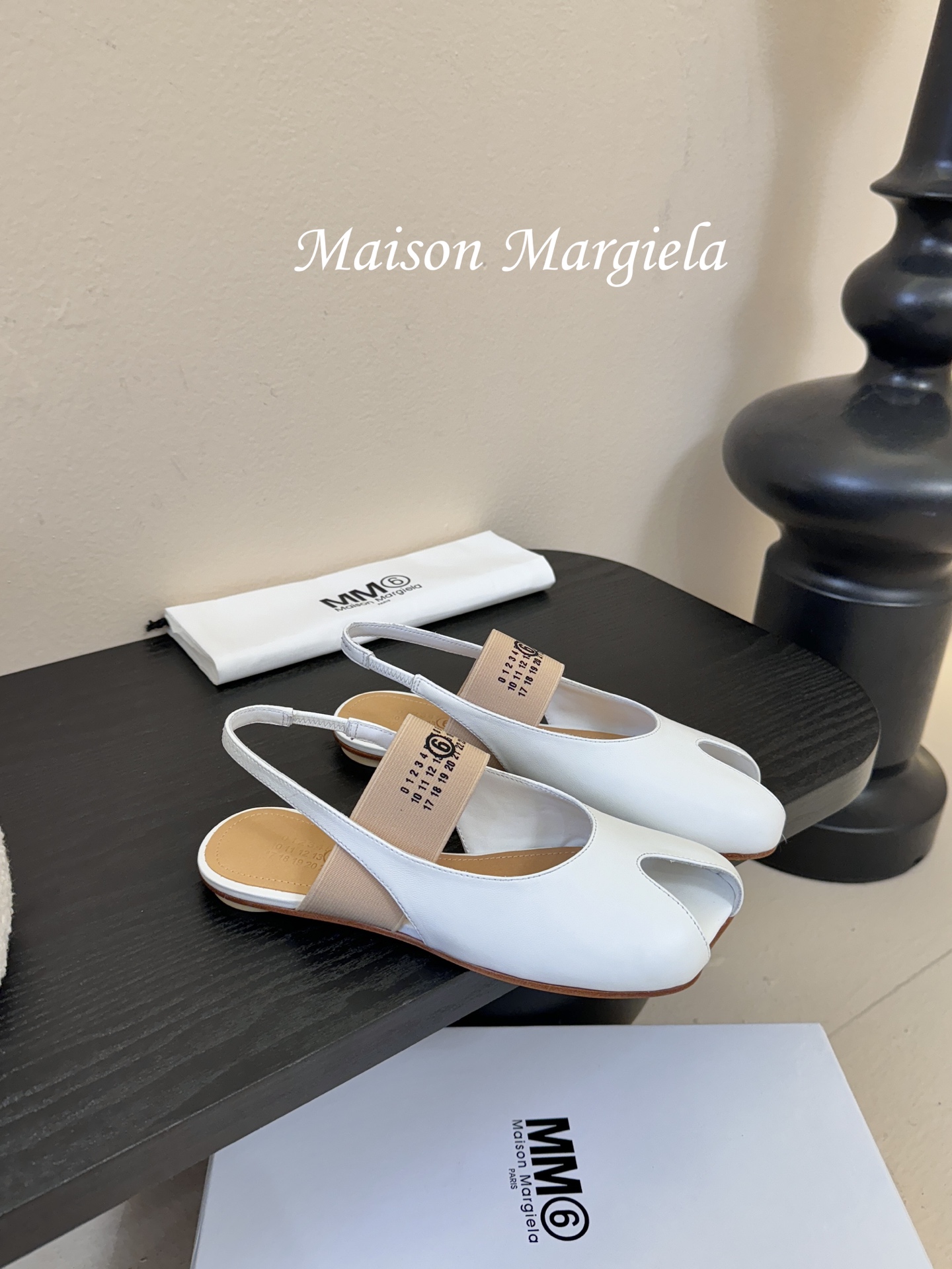 2025Maison Margie*马吉拉•分趾粗跟平底复古玛丽珍娃娃头苹果头芭蕾舞指鱼嘴单鞋棒了的版本