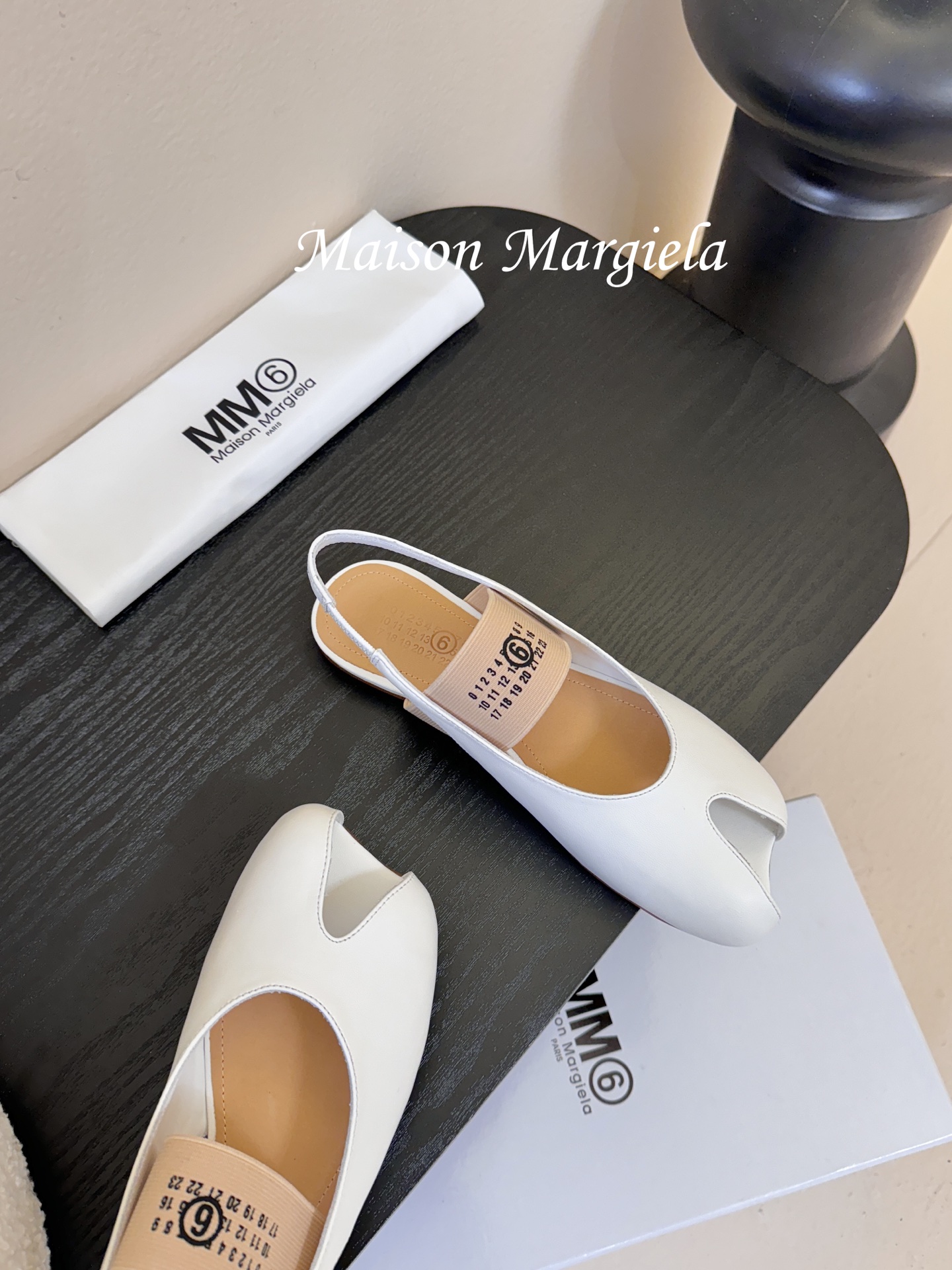 2025Maison Margie*马吉拉•分趾粗跟平底复古玛丽珍娃娃头苹果头芭蕾舞指鱼嘴单鞋棒了的版本