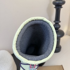 INUIKL* 新款防水多巴胺新配色厚雪地靴超级厚防水多巴胺新配色雪地靴!这款颜色真的超级多彩!搭配的超 INUIKL* 新款防水多巴胺新配色厚雪地靴超级厚防水多巴胺新配色雪地靴!这款颜色真的超级多彩!搭配的超