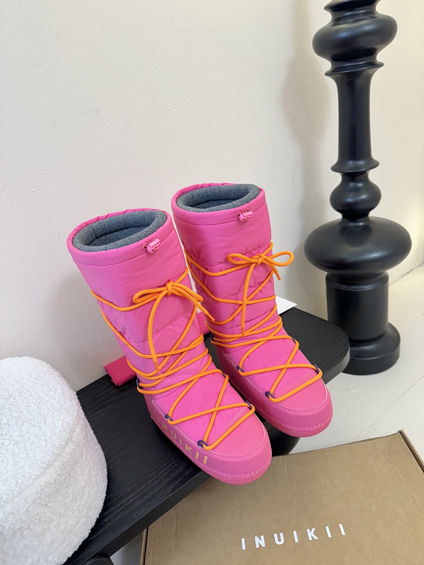 NO:646727,INUIKL* New waterproof dopamine new color thick snow boots Super thick waterproof dopamine new color snow boots!  This color is really super colorful!  The combination looks super good!  Under the rolling ice and snow on a cold winter day!  The new Dopamine color scheme is as dazzling as the rising sun!  There is a brand exclusive logo on the side to increase recognition!  The fried chicken is also thick inside!  Very suitable for skiing!  !  Material cowhide splicing waterproof cloth lining cloth outsole pure natural rubber outsole shoe size 35-39 (40 customized non-refundable, snow boots, boots, cowhide19860909INUIKL* 新款防水多巴胺新配色厚雪地靴 超级厚防水多巴胺新配色雪地靴！这款颜色真的超级多彩！搭配的超级好看！在寒冷的冬日的绵绵的冰雪下！新的多巴胺配色就想初生的朝阳一样耀眼夺目！侧面有品牌专属logo增加辨识度！内里也炒鸡厚实！非常适合滑雪运动哦！！ 材质牛皮拼接防水布 内里布 大底纯天然橡胶大底 鞋码35-39（40定制不退换,雪地靴,boots,cowhide,Women's Shoes