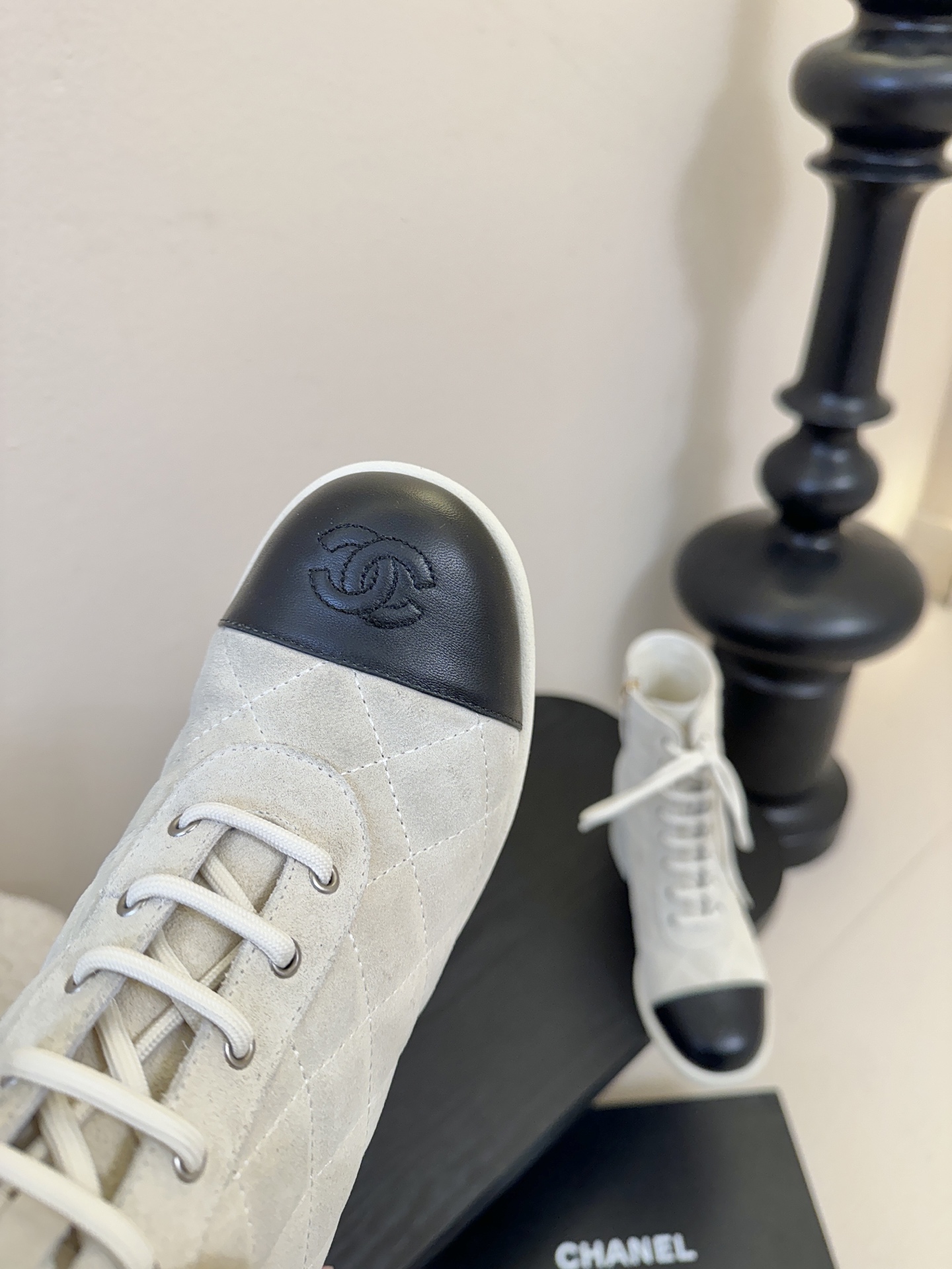 Chanel 香奈儿新款短靴‼️CHANEL官网同款， 香奈儿新款短靴，简约大方，此款时尚百搭脚感舒适，