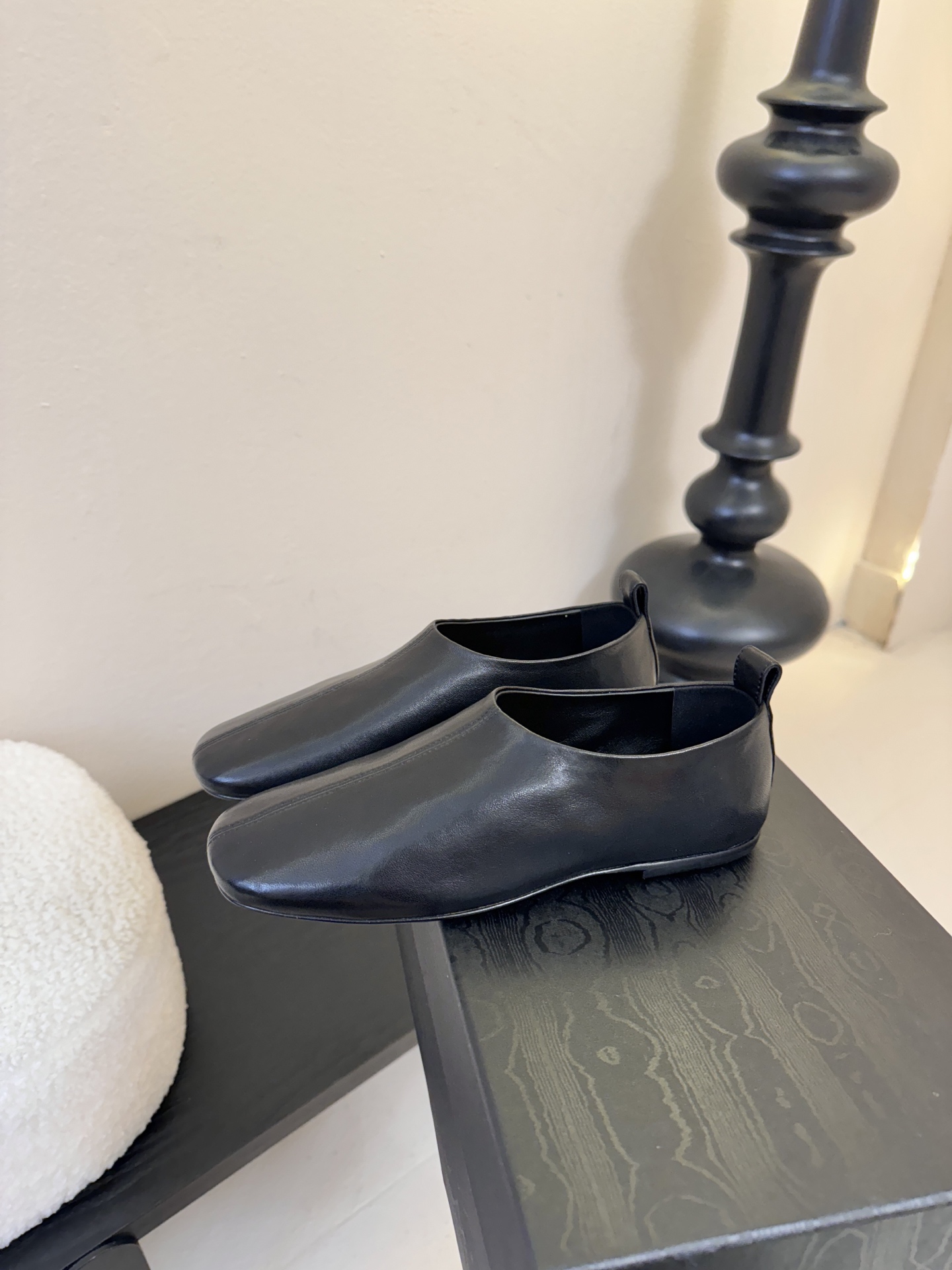 DriesVan Noten平底圆头乐福鞋单鞋！鞋面设计甜美又显大气，好看也不单调带点复古甜美风随意搭配