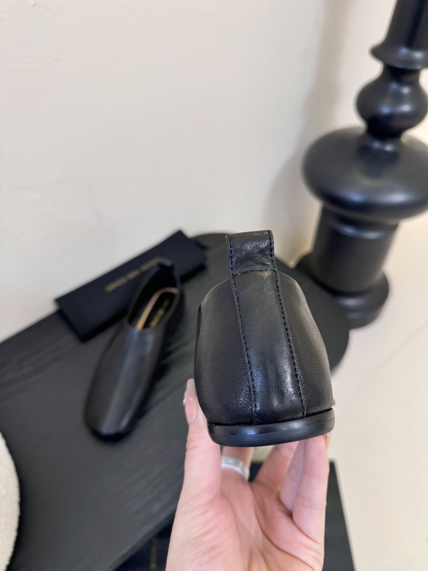 DriesVan Noten平底圆头乐福鞋单鞋！鞋面设计甜美又显大气，好看也不单调带点复古甜美风随意搭配