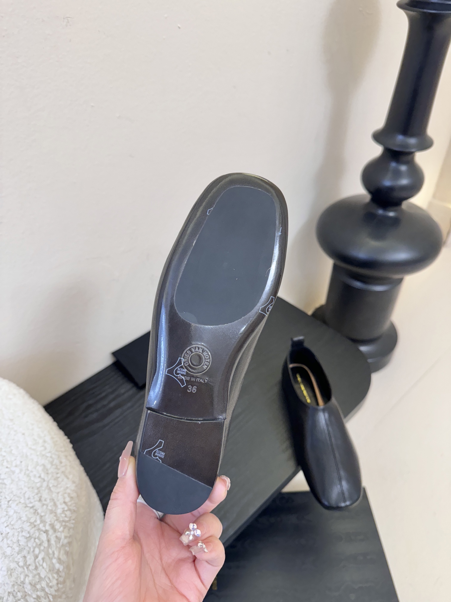 DriesVan Noten平底圆头乐福鞋单鞋！鞋面设计甜美又显大气，好看也不单调带点复古甜美风随意搭配