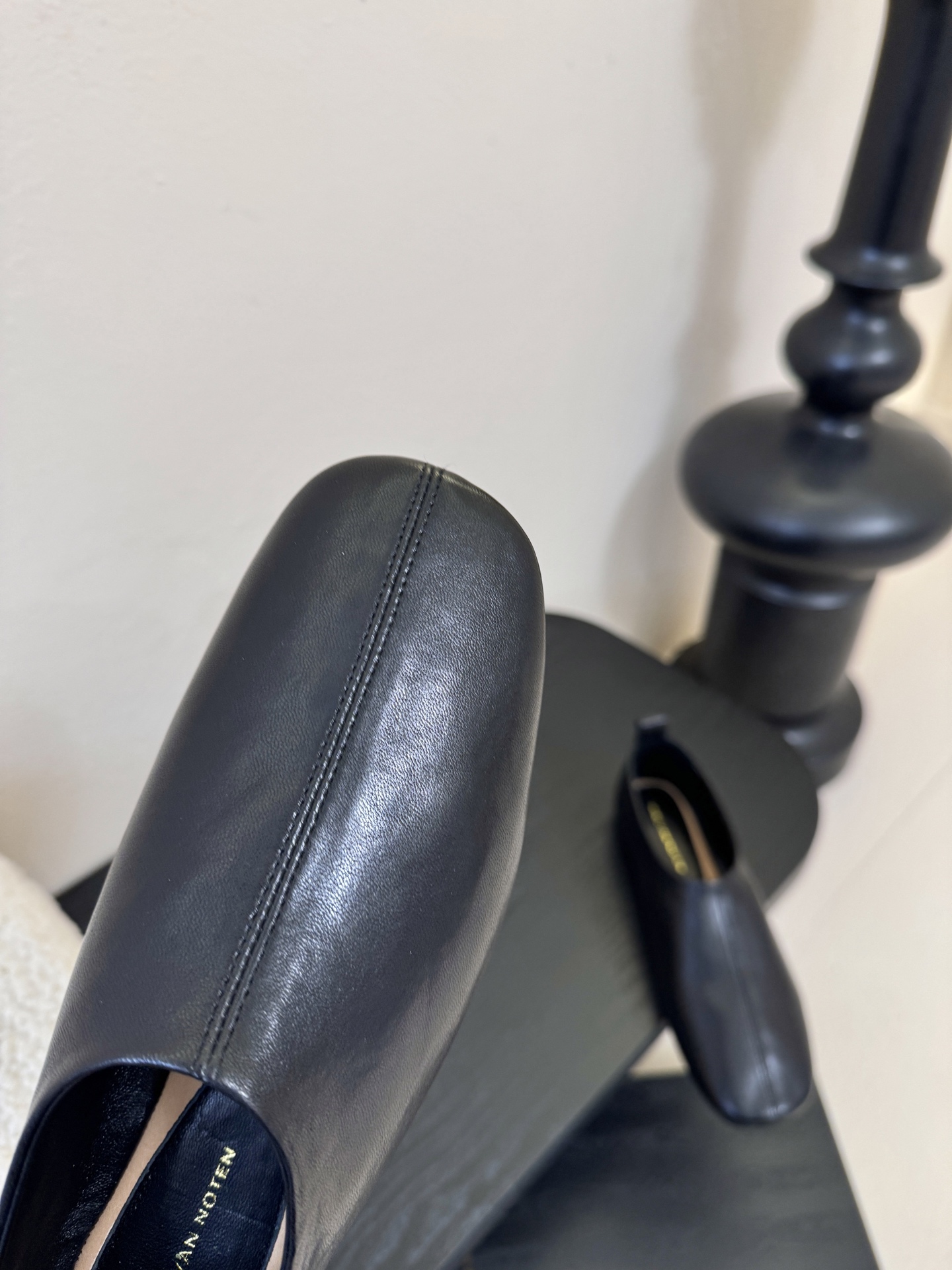 DriesVan Noten平底圆头乐福鞋单鞋！鞋面设计甜美又显大气，好看也不单调带点复古甜美风随意搭配