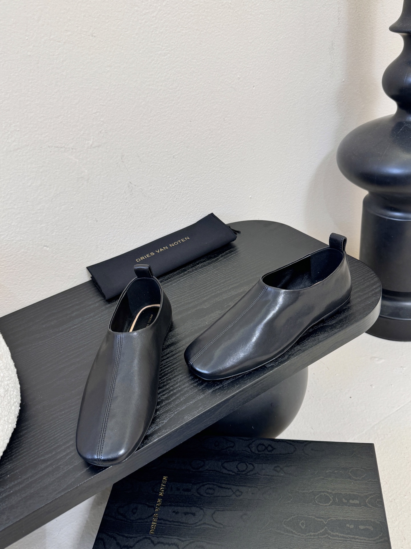 DriesVan Noten平底圆头乐福鞋单鞋！鞋面设计甜美又显大气，好看也不单调带点复古甜美风随意搭配