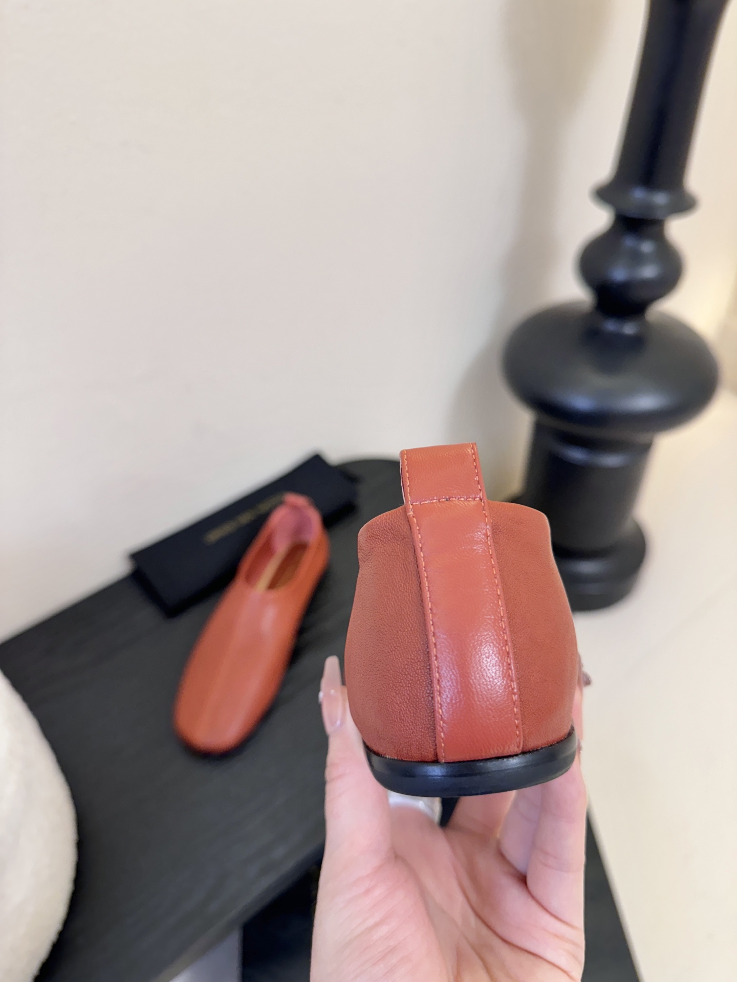 DriesVan Noten平底圆头乐福鞋单鞋！鞋面设计甜美又显大气，好看也不单调带点复古甜美风随意搭配