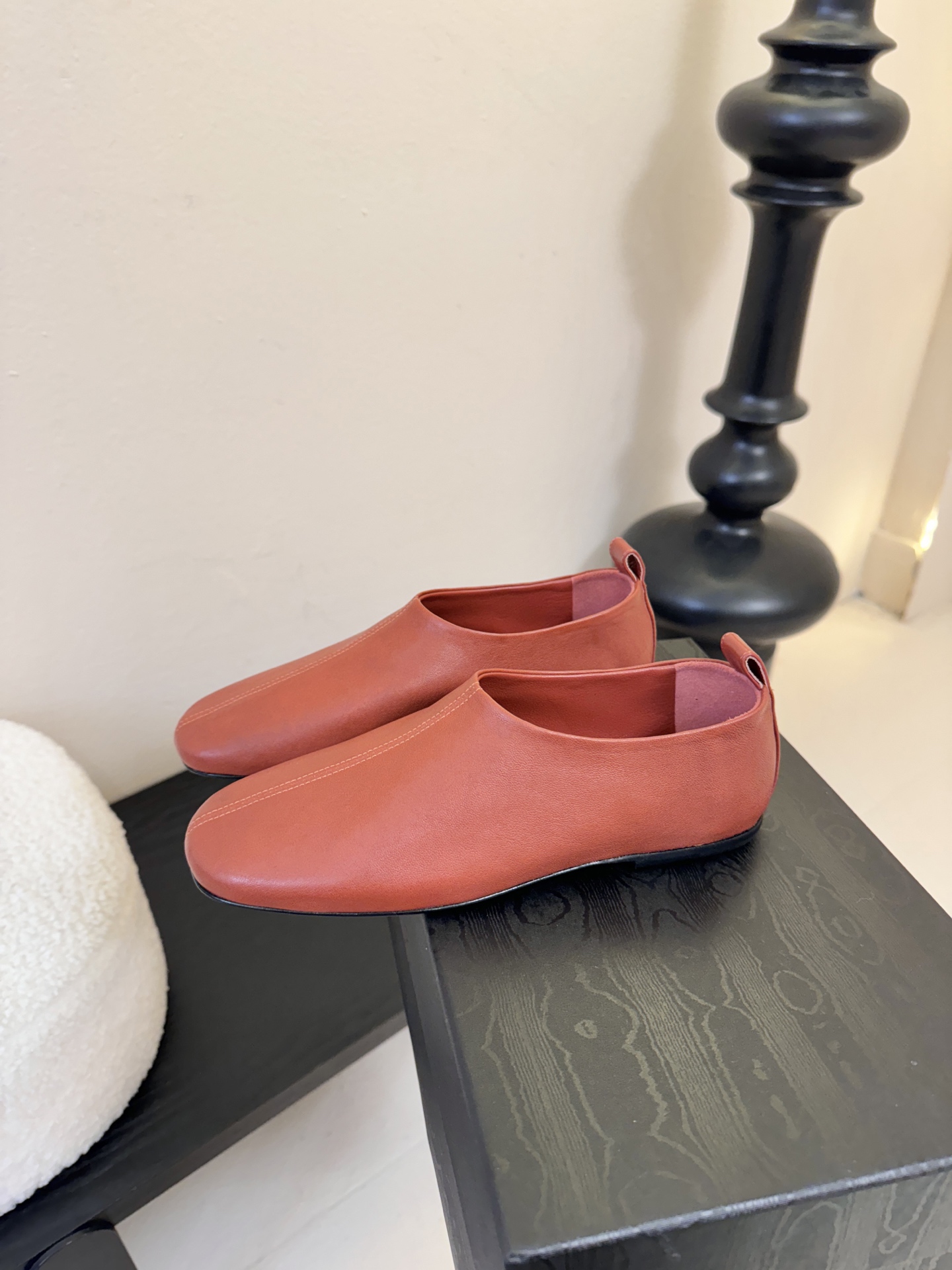 DriesVan Noten平底圆头乐福鞋单鞋！鞋面设计甜美又显大气，好看也不单调带点复古甜美风随意搭配