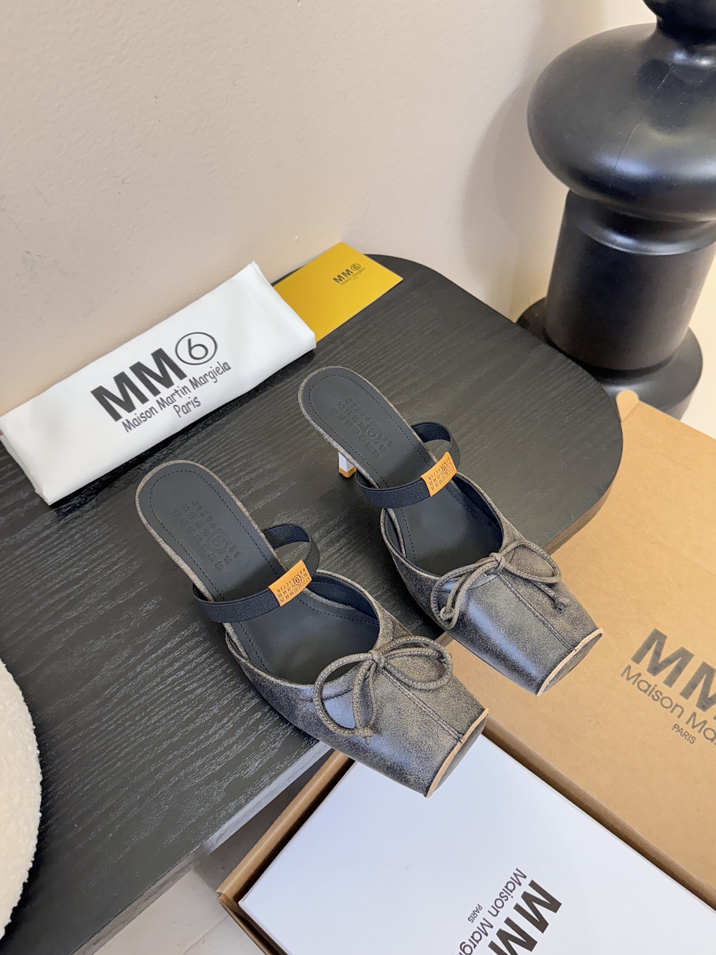 2025Maison Margie*马吉拉•分趾粗跟平底复古玛丽珍娃娃头苹果头芭蕾舞指鱼嘴单鞋棒了的版本