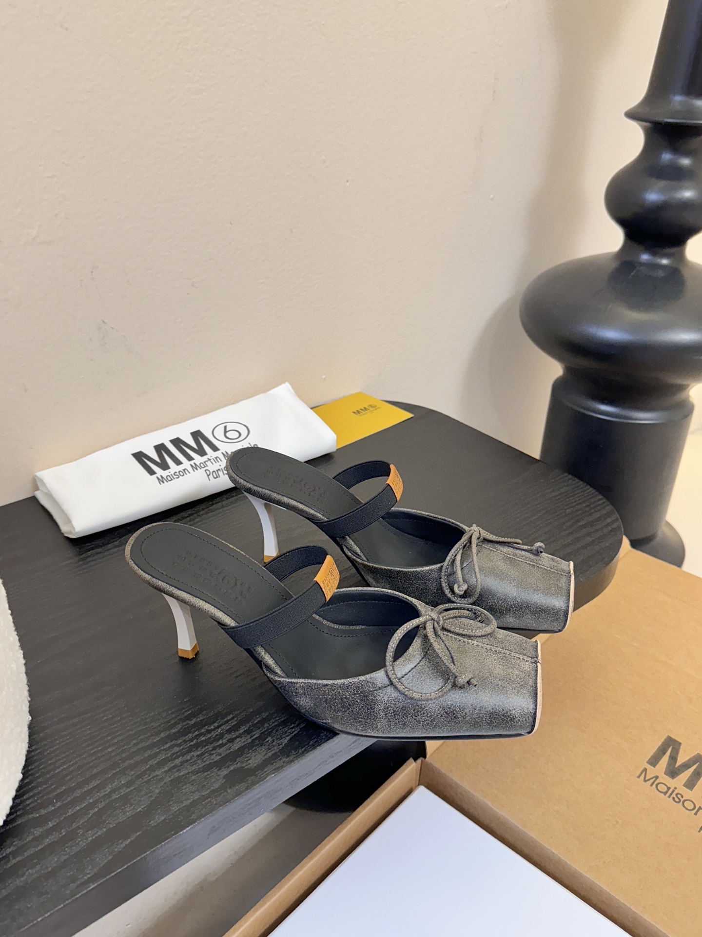 2025Maison Margie*马吉拉•分趾粗跟平底复古玛丽珍娃娃头苹果头芭蕾舞指鱼嘴单鞋棒了的版本