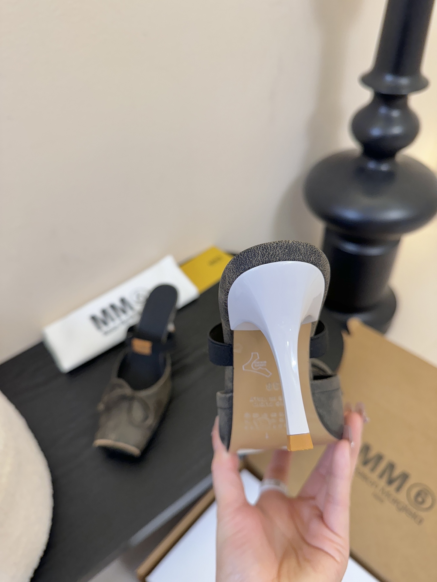 2025Maison Margie*马吉拉•分趾粗跟平底复古玛丽珍娃娃头苹果头芭蕾舞指鱼嘴单鞋棒了的版本