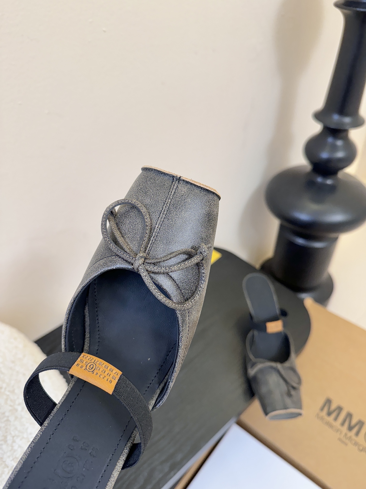 2025Maison Margie*马吉拉•分趾粗跟平底复古玛丽珍娃娃头苹果头芭蕾舞指鱼嘴单鞋棒了的版本