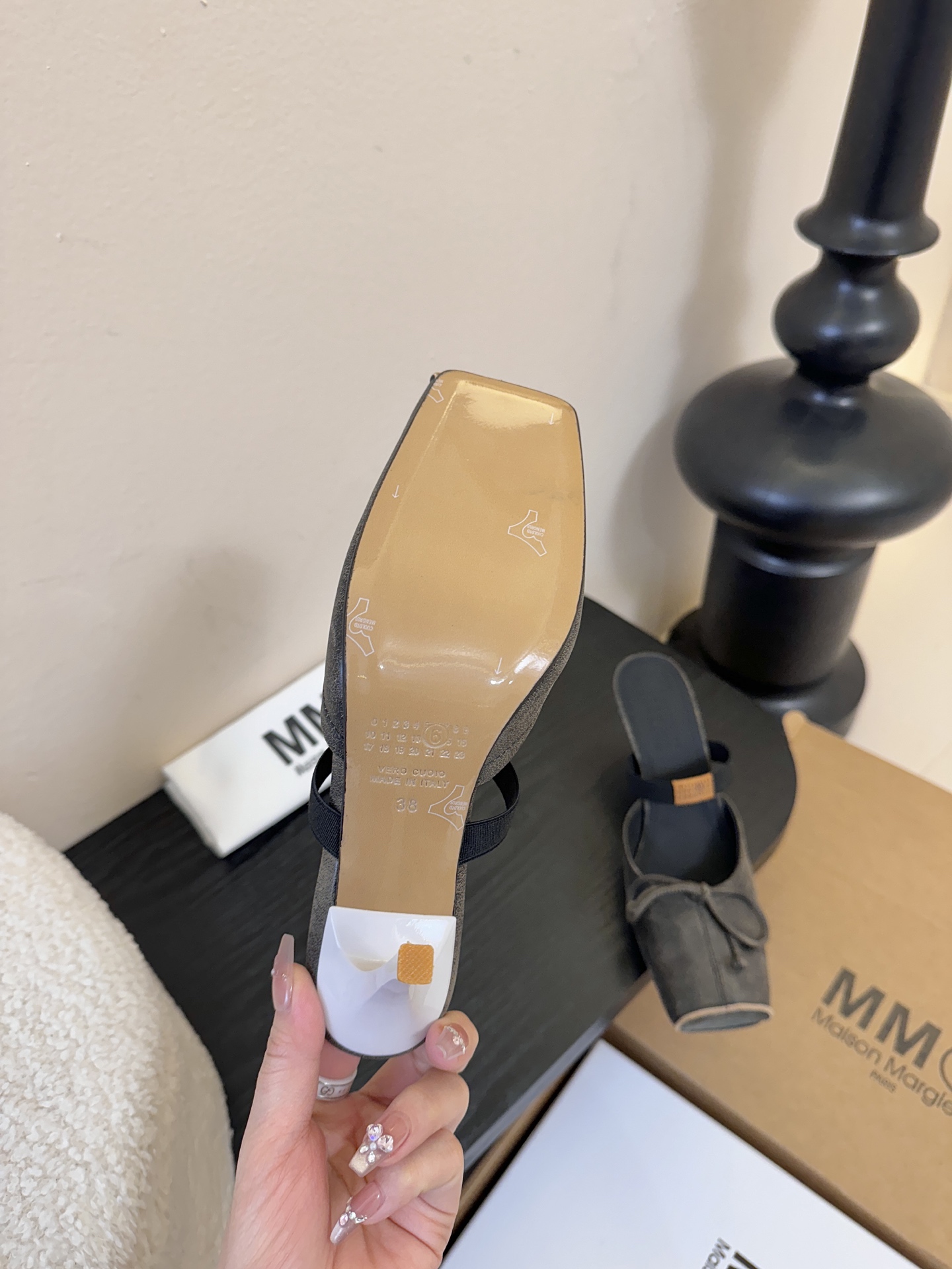 2025Maison Margie*马吉拉•分趾粗跟平底复古玛丽珍娃娃头苹果头芭蕾舞指鱼嘴单鞋棒了的版本