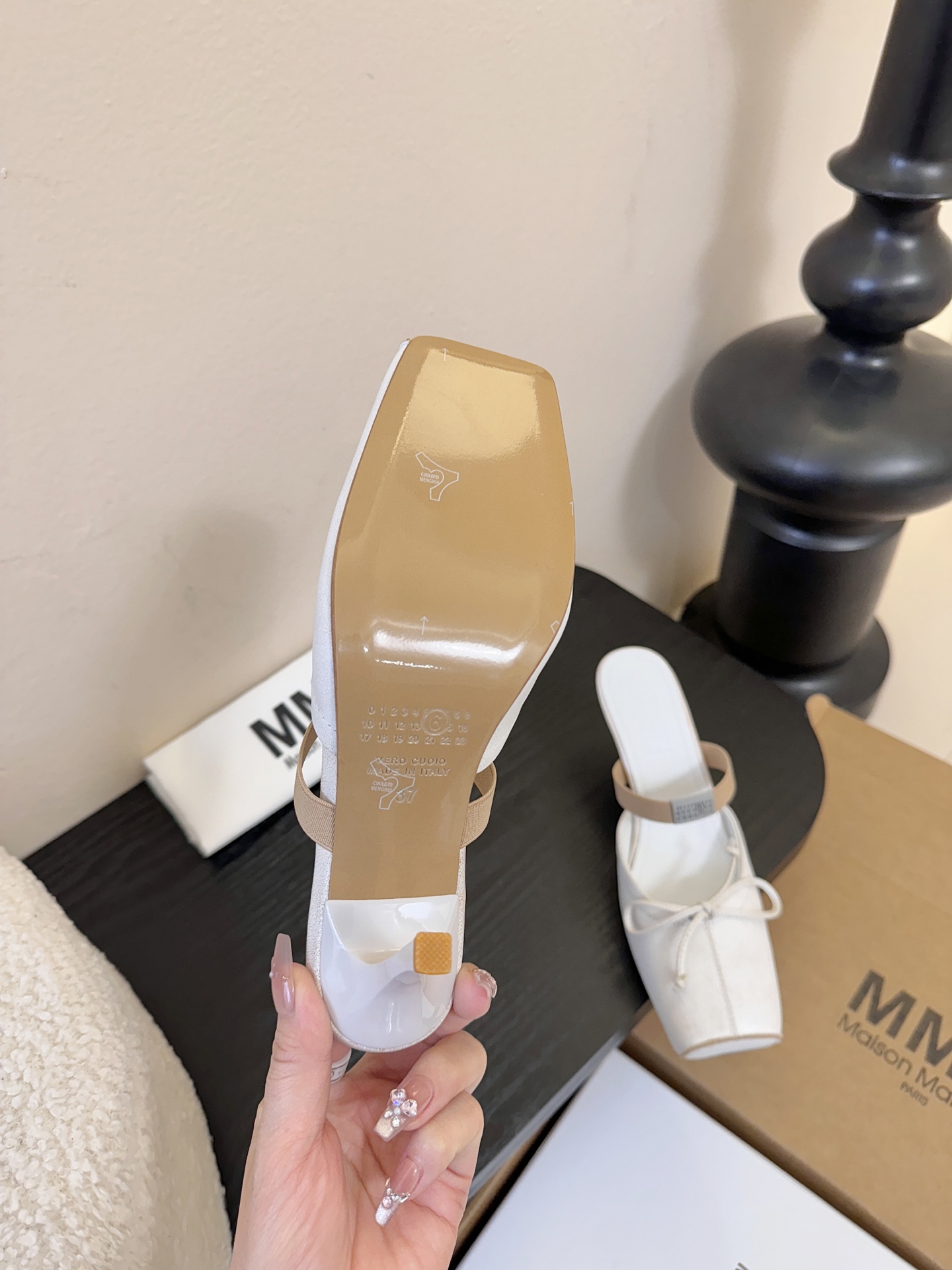 2025Maison Margie*马吉拉•分趾粗跟平底复古玛丽珍娃娃头苹果头芭蕾舞指鱼嘴单鞋棒了的版本