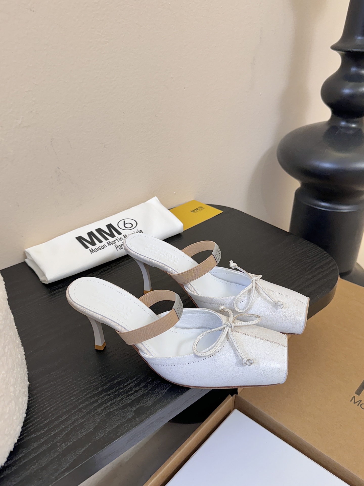 2025Maison Margie*马吉拉•分趾粗跟平底复古玛丽珍娃娃头苹果头芭蕾舞指鱼嘴单鞋棒了的版本