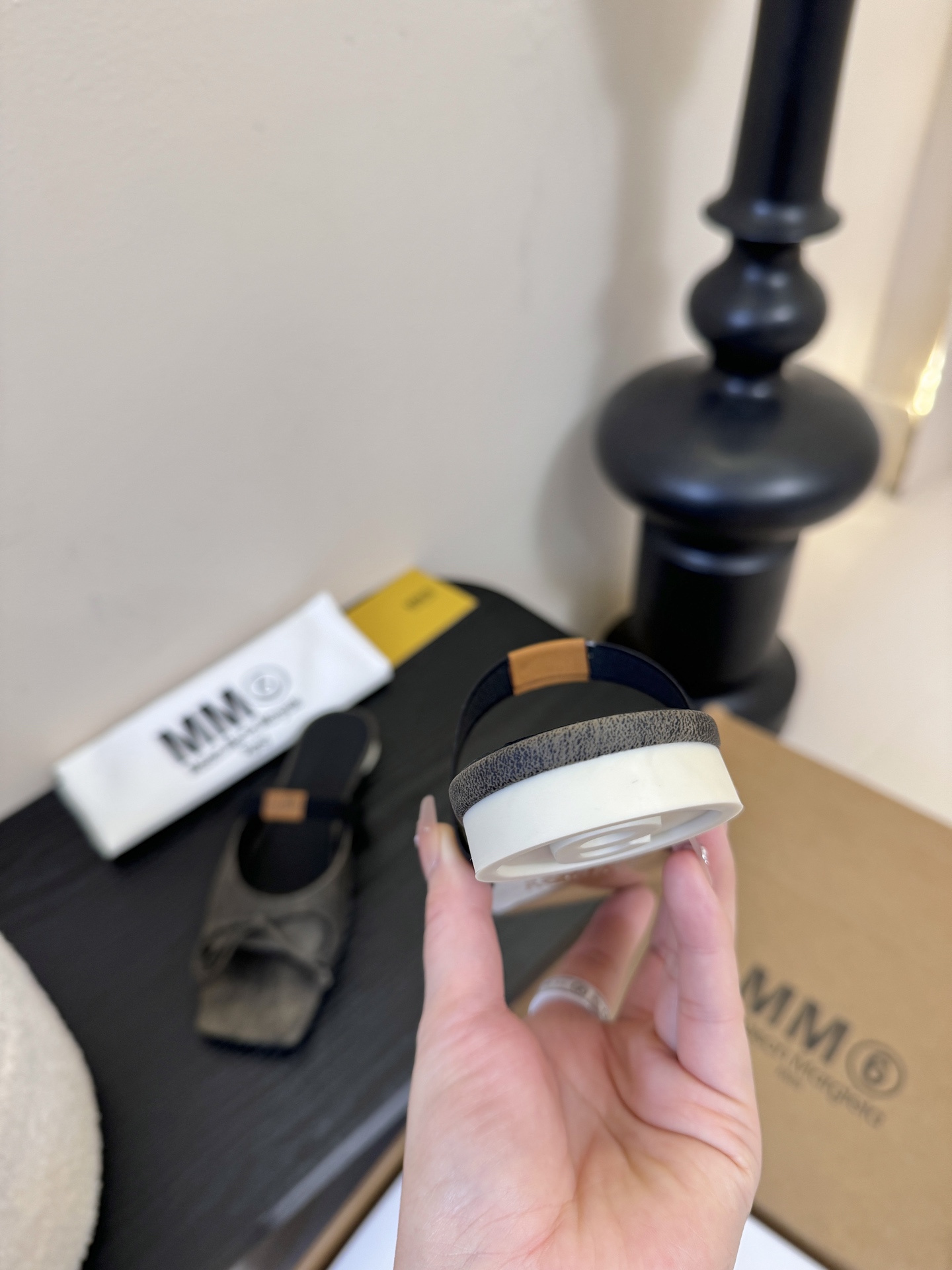 2025Maison Margie*马吉拉•分趾粗跟平底复古玛丽珍娃娃头苹果头芭蕾舞指鱼嘴单鞋棒了的版本