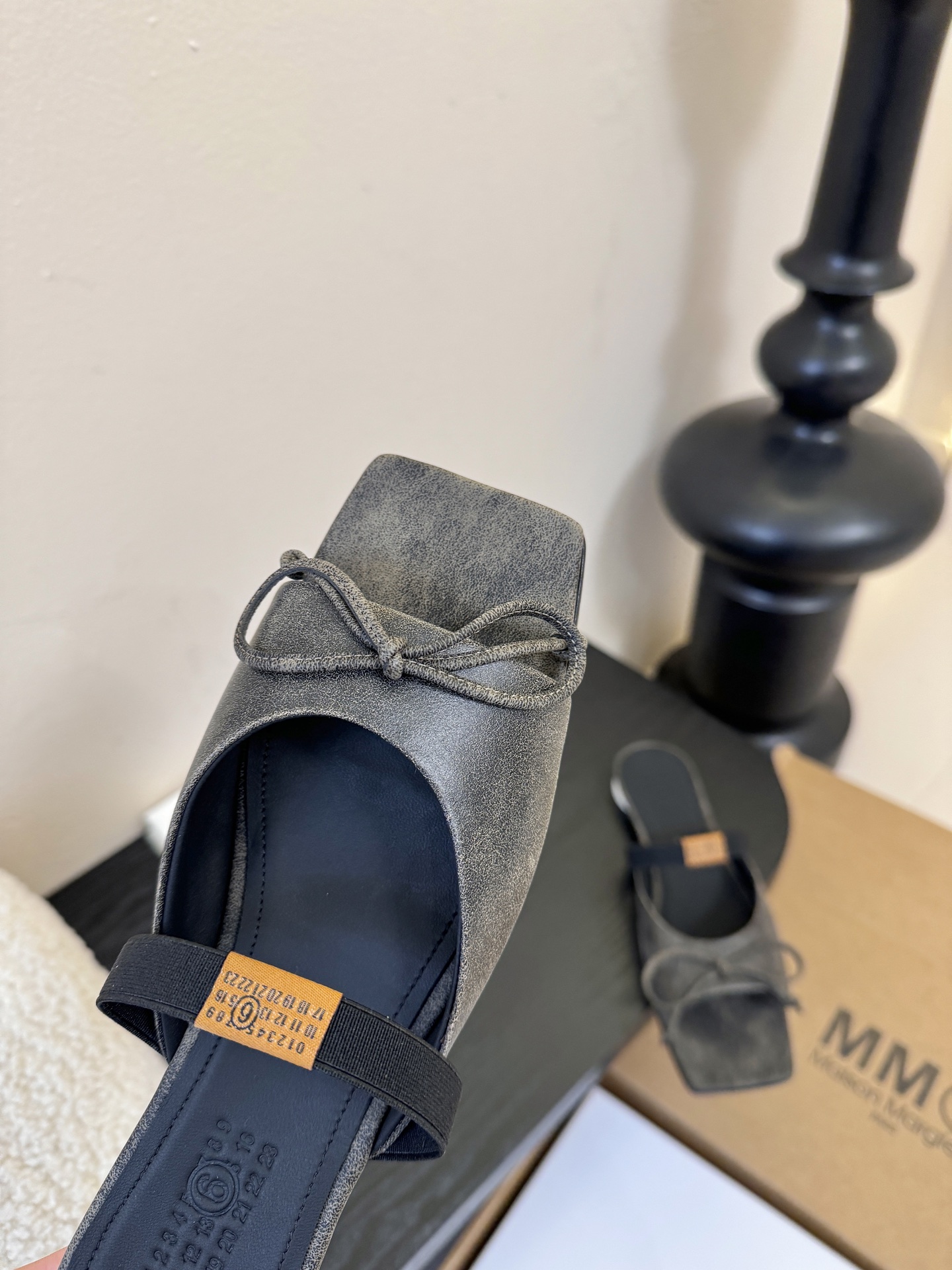 2025Maison Margie*马吉拉•分趾粗跟平底复古玛丽珍娃娃头苹果头芭蕾舞指鱼嘴单鞋棒了的版本