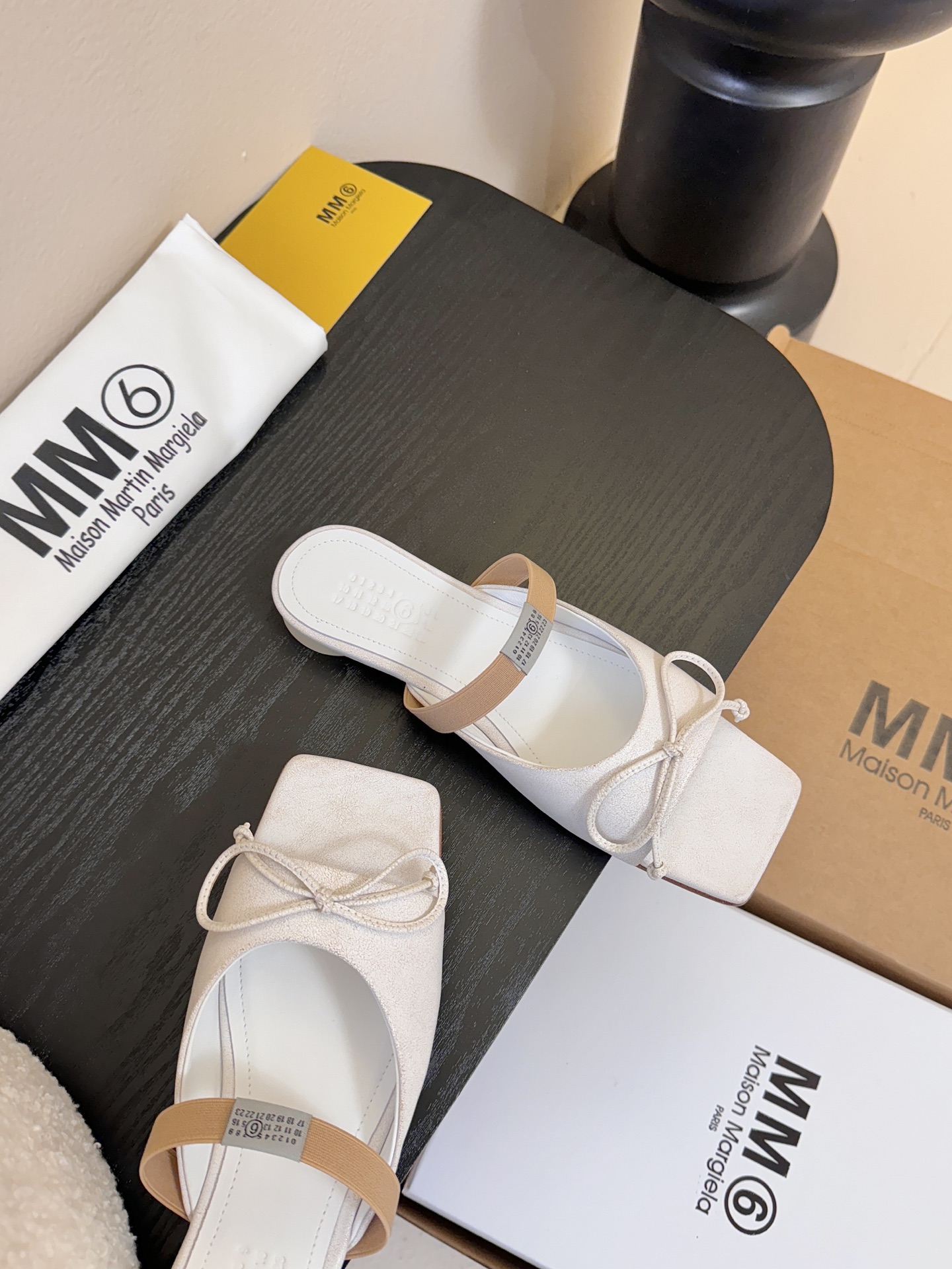 2025Maison Margie*马吉拉•分趾粗跟平底复古玛丽珍娃娃头苹果头芭蕾舞指鱼嘴单鞋棒了的版本