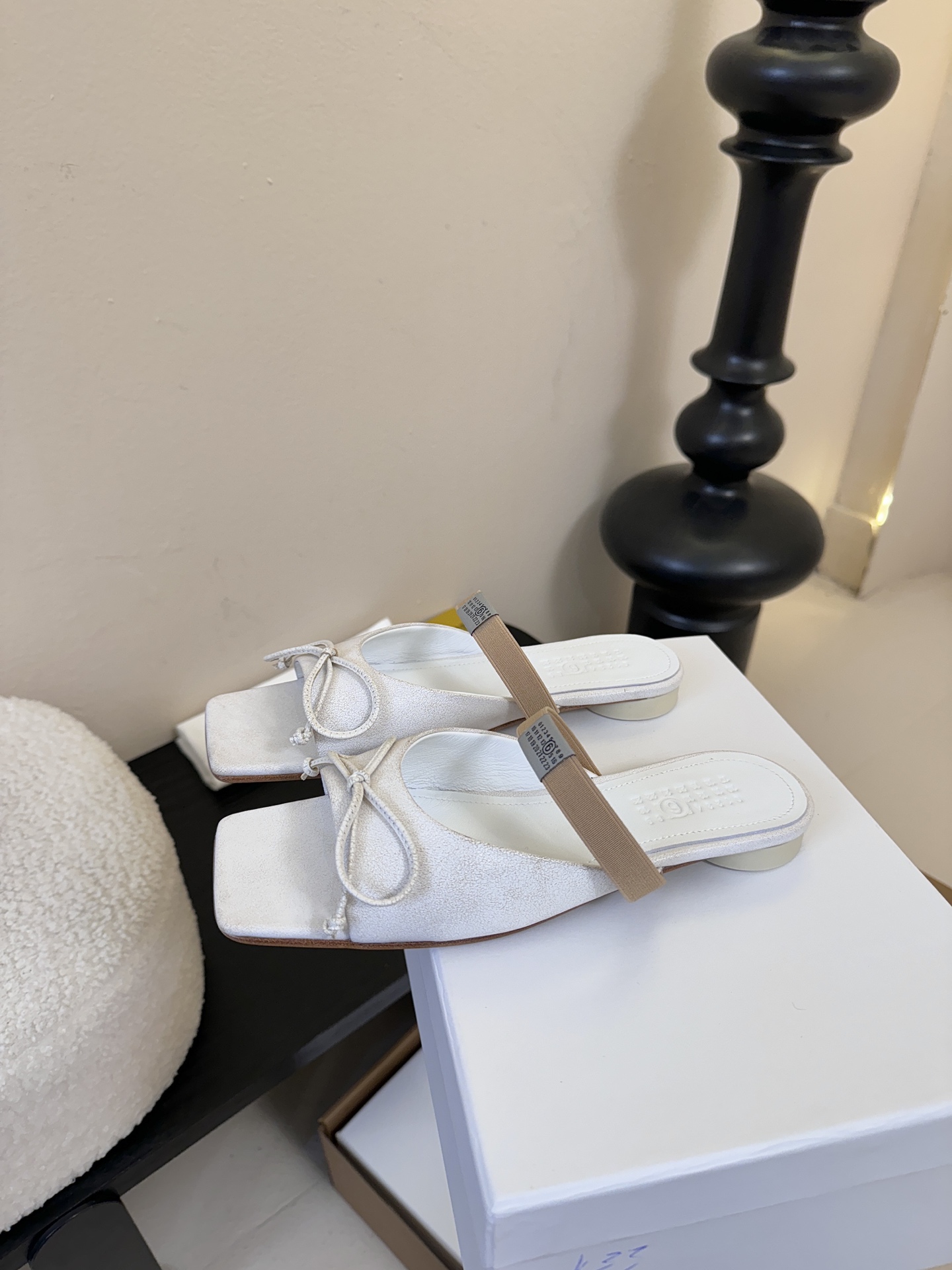 2025Maison Margie*马吉拉•分趾粗跟平底复古玛丽珍娃娃头苹果头芭蕾舞指鱼嘴单鞋棒了的版本