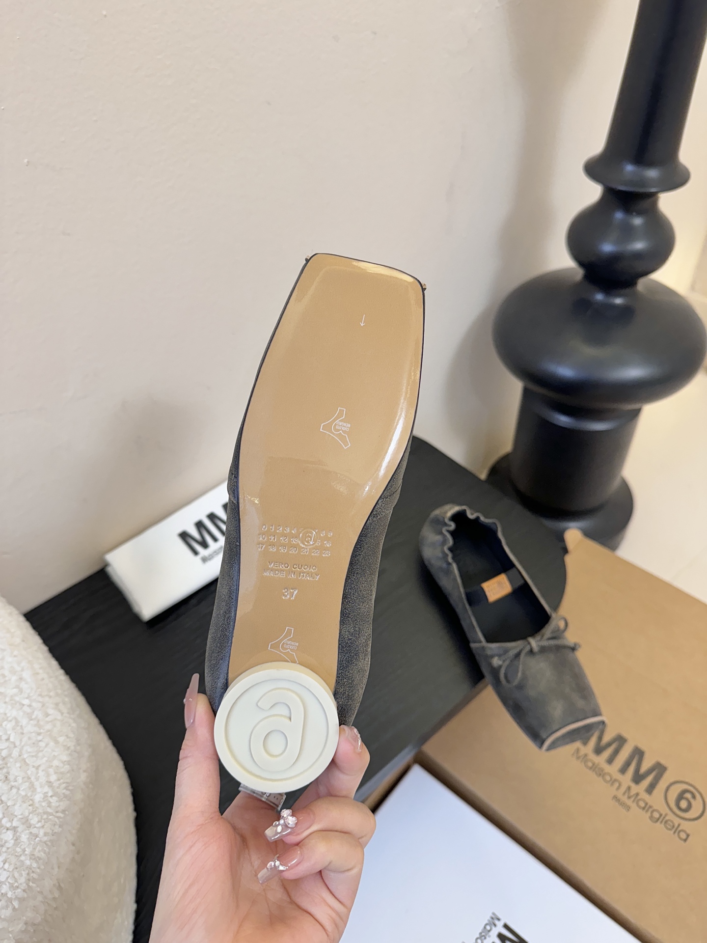 Maison Margie*马吉拉•分趾粗跟平底复古玛丽珍娃娃头苹果头芭蕾舞指鱼嘴单鞋棒了的版本 非常不