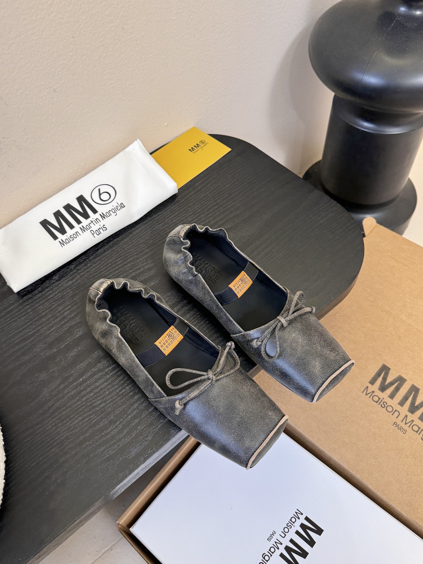 Maison Margie*马吉拉•分趾粗跟平底复古玛丽珍娃娃头苹果头芭蕾舞指鱼嘴单鞋棒了的版本 非常不