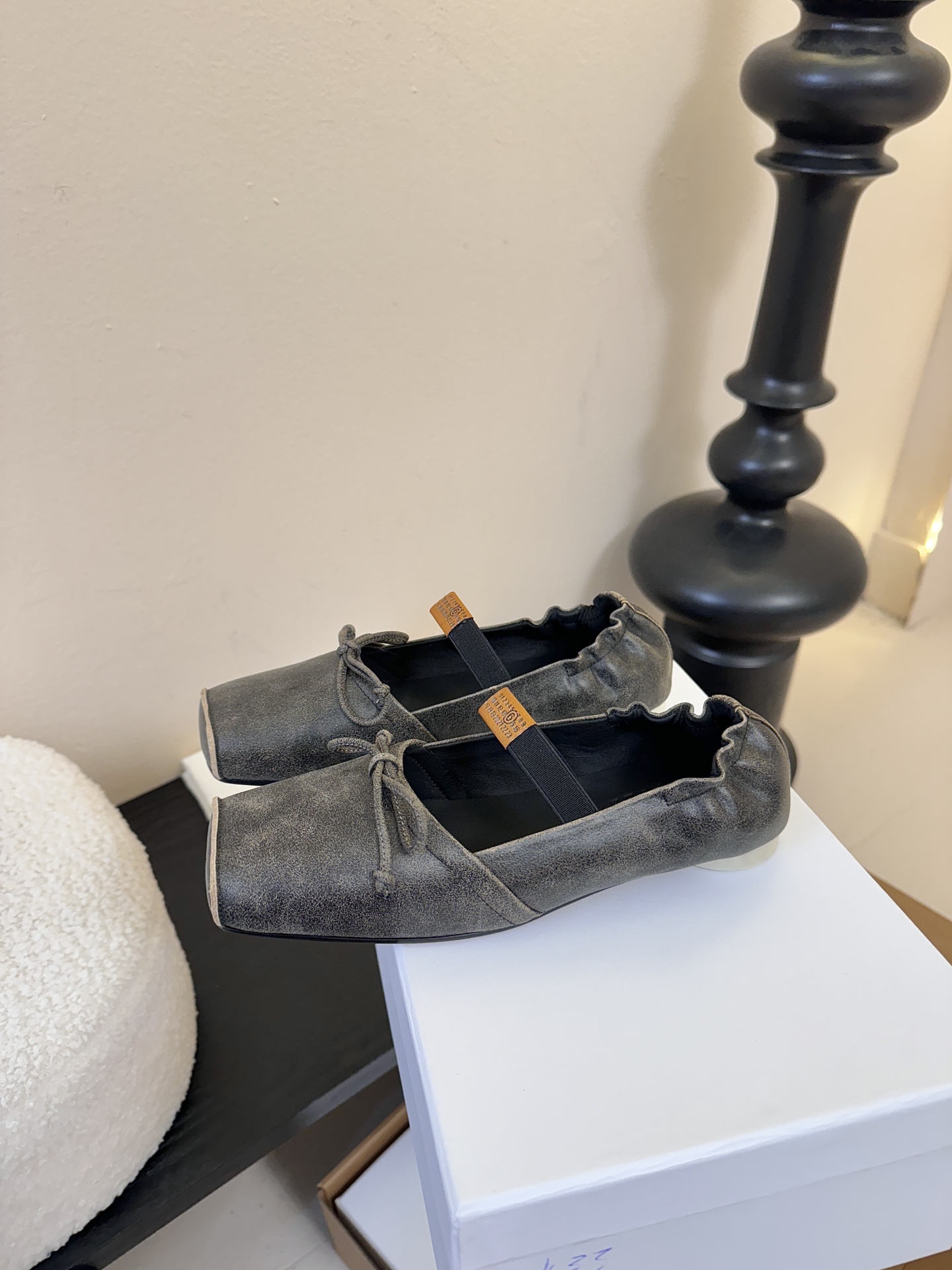 Maison Margie*马吉拉•分趾粗跟平底复古玛丽珍娃娃头苹果头芭蕾舞指鱼嘴单鞋棒了的版本 非常不