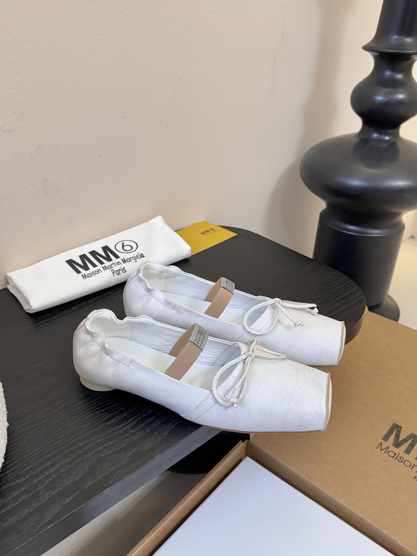 Maison Margie*马吉拉•分趾粗跟平底复古玛丽珍娃娃头苹果头芭蕾舞指鱼嘴单鞋棒了的版本 非常不