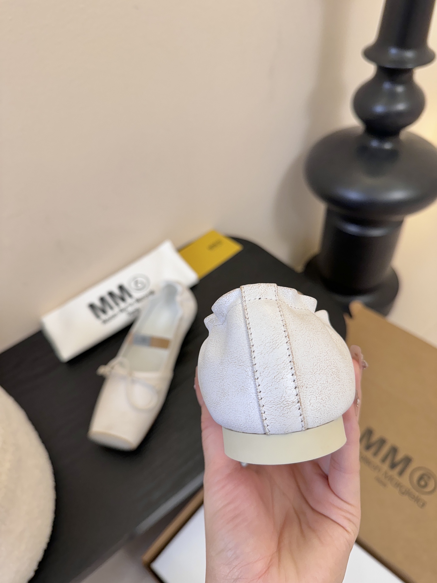 Maison Margie*马吉拉•分趾粗跟平底复古玛丽珍娃娃头苹果头芭蕾舞指鱼嘴单鞋棒了的版本 非常不