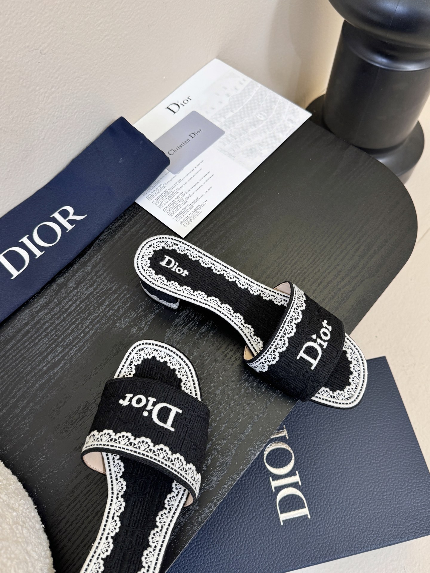 Dior | 迪奥早春新品走秀款CD刺绣logo度假风平底、粗跟拖鞋！ 硬货上新🆕❥代购级别！高级感十足