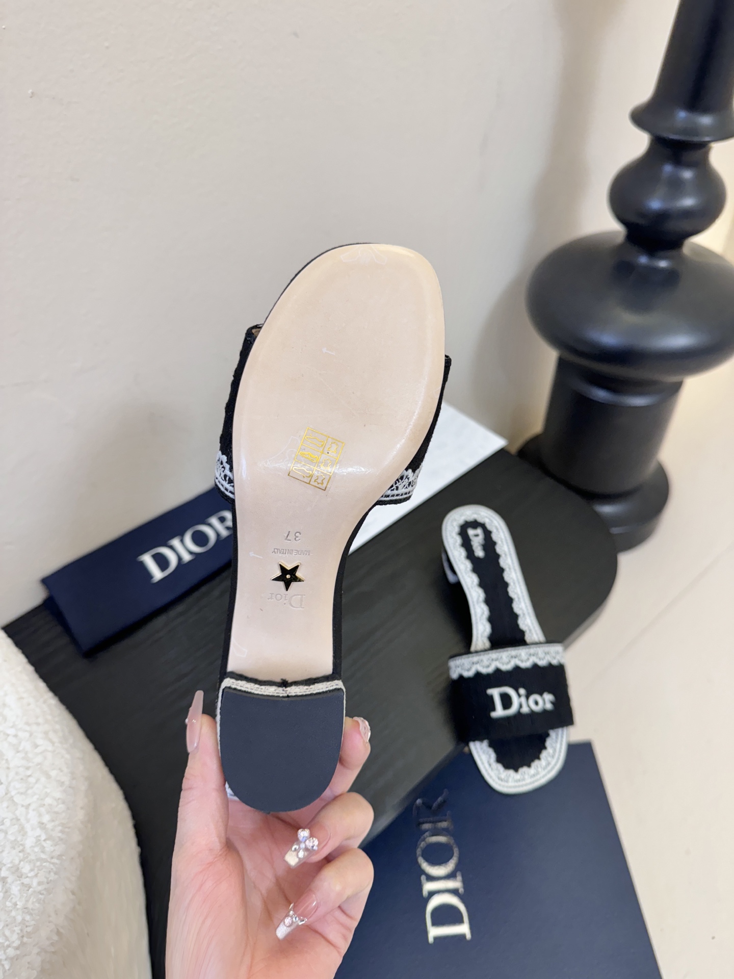 Dior | 迪奥早春新品走秀款CD刺绣logo度假风平底、粗跟拖鞋！ 硬货上新🆕❥代购级别！高级感十足