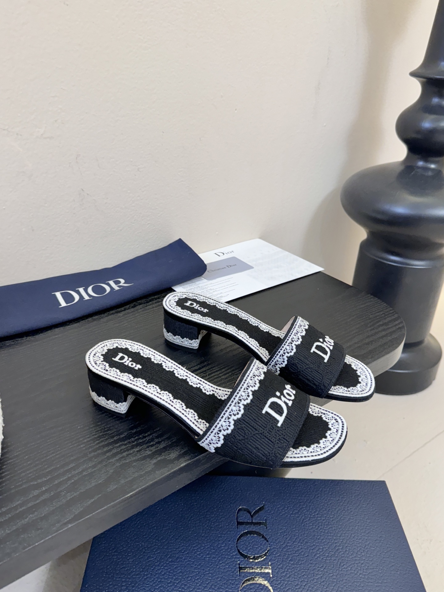 Dior | 迪奥早春新品走秀款CD刺绣logo度假风平底、粗跟拖鞋！ 硬货上新🆕❥代购级别！高级感十足