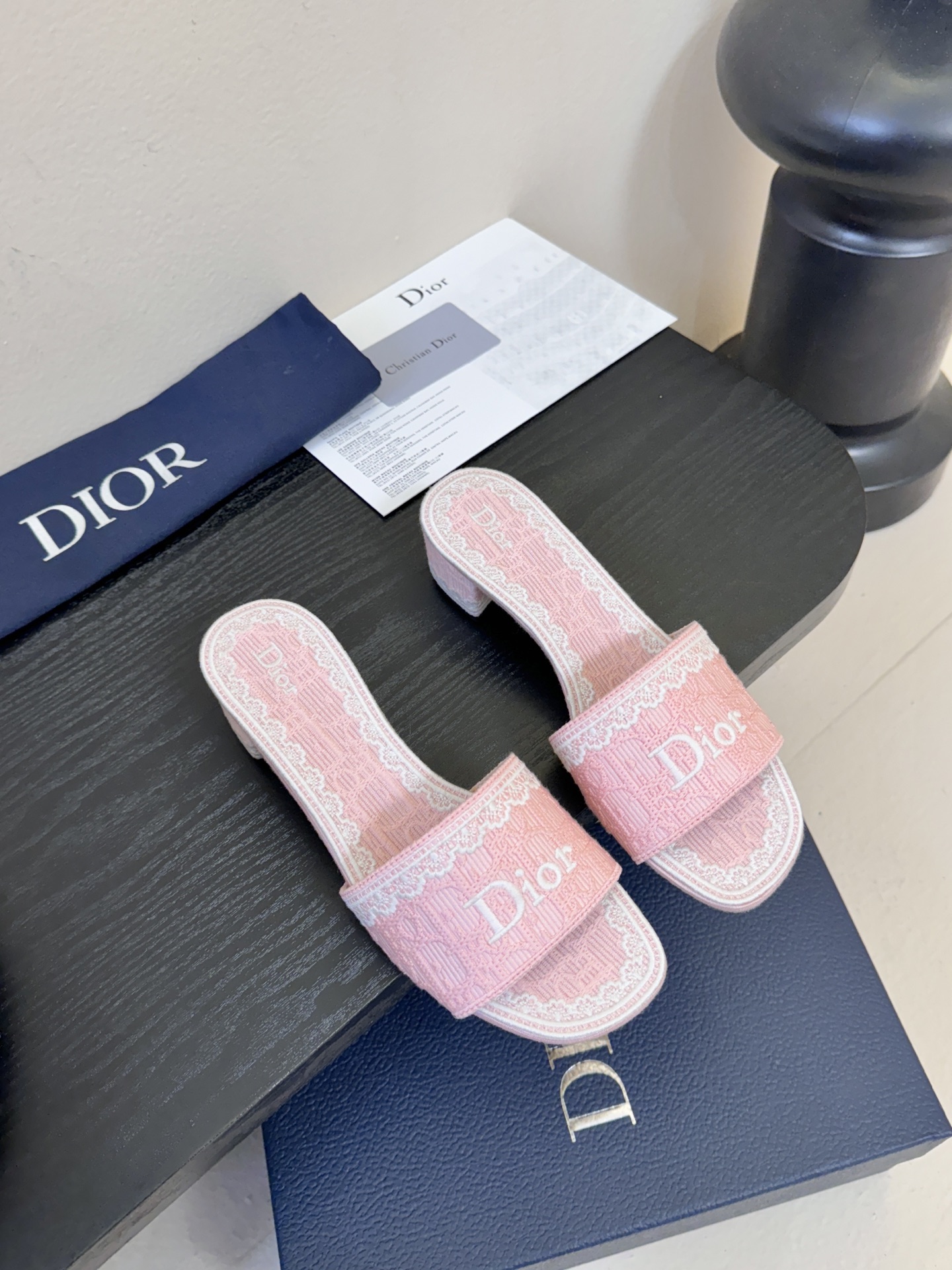 Dior | 迪奥早春新品走秀款CD刺绣logo度假风平底、粗跟拖鞋！ 硬货上新🆕❥代购级别！高级感十足