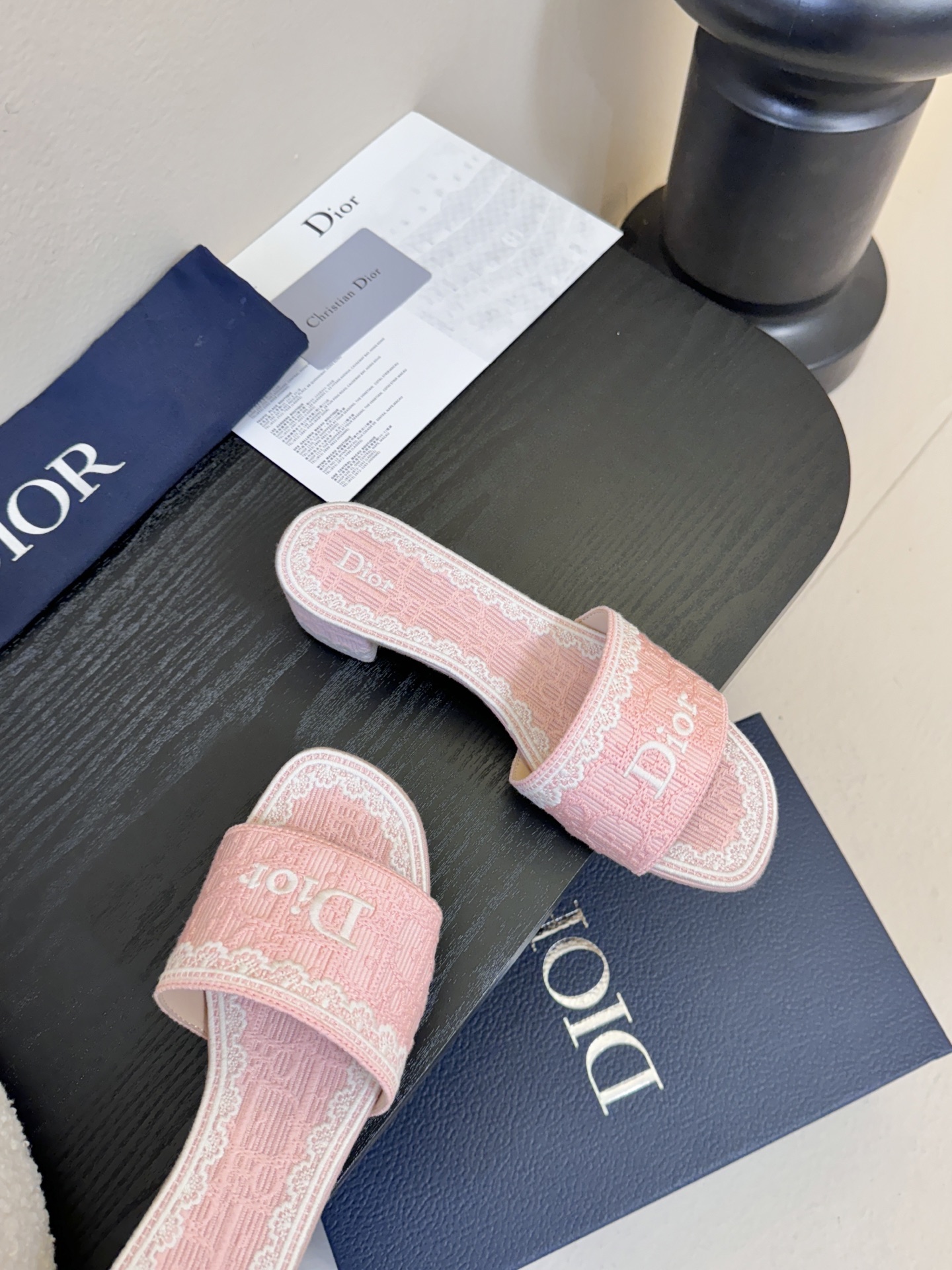 Dior | 迪奥早春新品走秀款CD刺绣logo度假风平底、粗跟拖鞋！ 硬货上新🆕❥代购级别！高级感十足