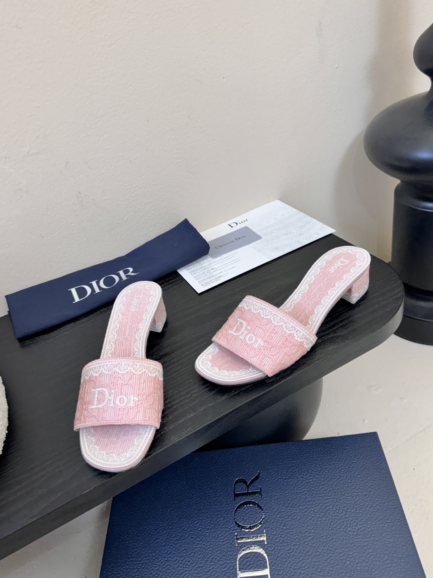 Dior | 迪奥早春新品走秀款CD刺绣logo度假风平底、粗跟拖鞋！ 硬货上新🆕❥代购级别！高级感十足