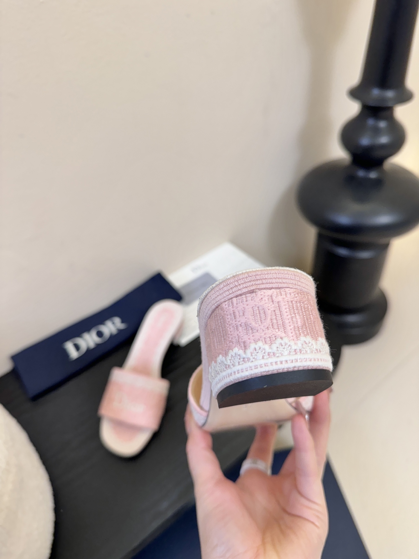 Dior | 迪奥早春新品走秀款CD刺绣logo度假风平底、粗跟拖鞋！ 硬货上新🆕❥代购级别！高级感十足