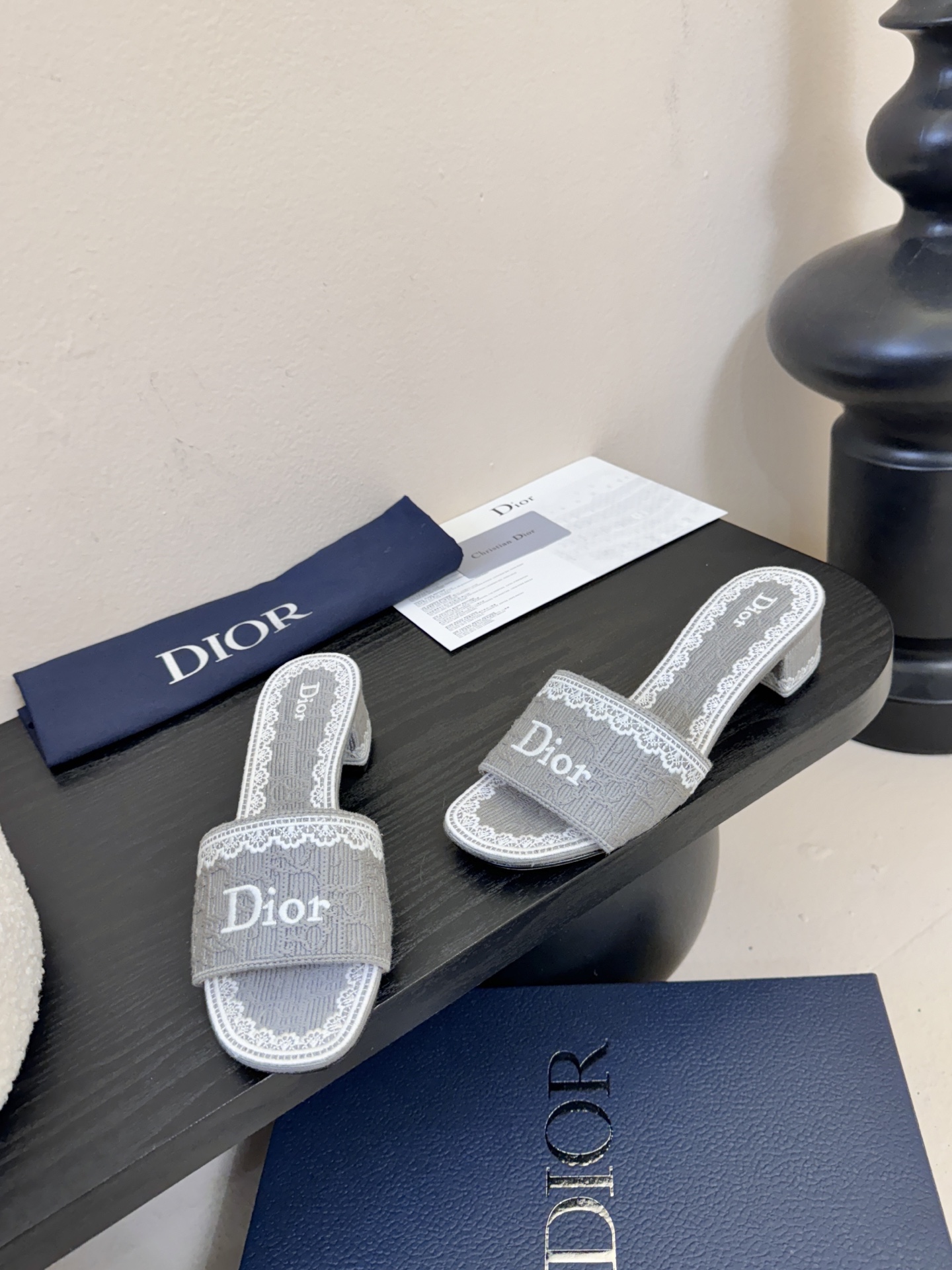 Dior | 迪奥早春新品走秀款CD刺绣logo度假风平底、粗跟拖鞋！ 硬货上新🆕❥代购级别！高级感十足