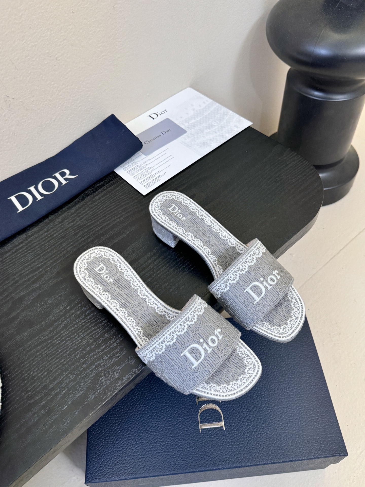 Dior | 迪奥早春新品走秀款CD刺绣logo度假风平底、粗跟拖鞋！ 硬货上新🆕❥代购级别！高级感十足